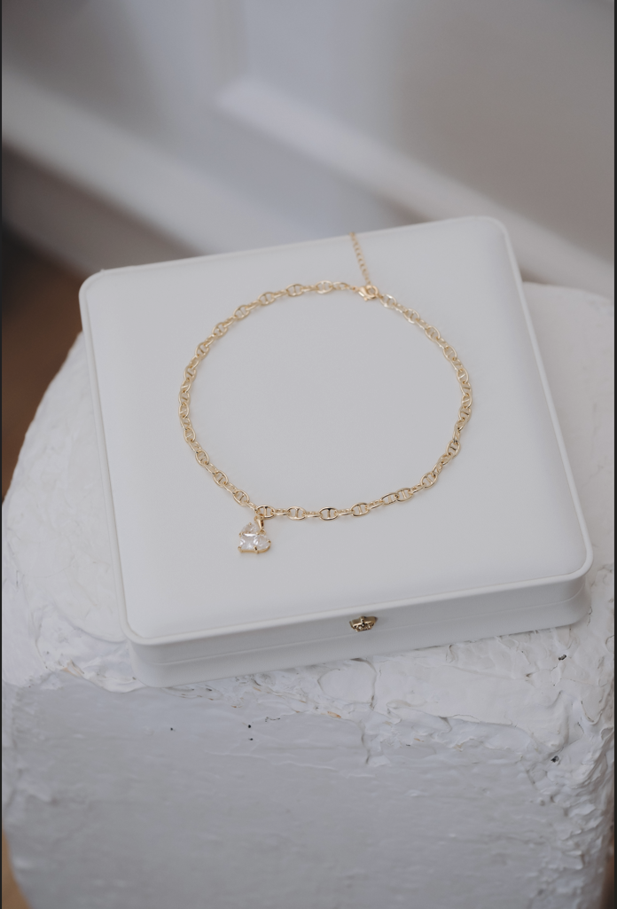 Колие с верига и висулка с циркон