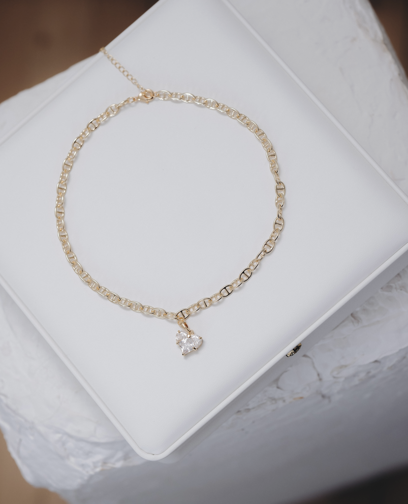 Колие с верига и висулка с циркон