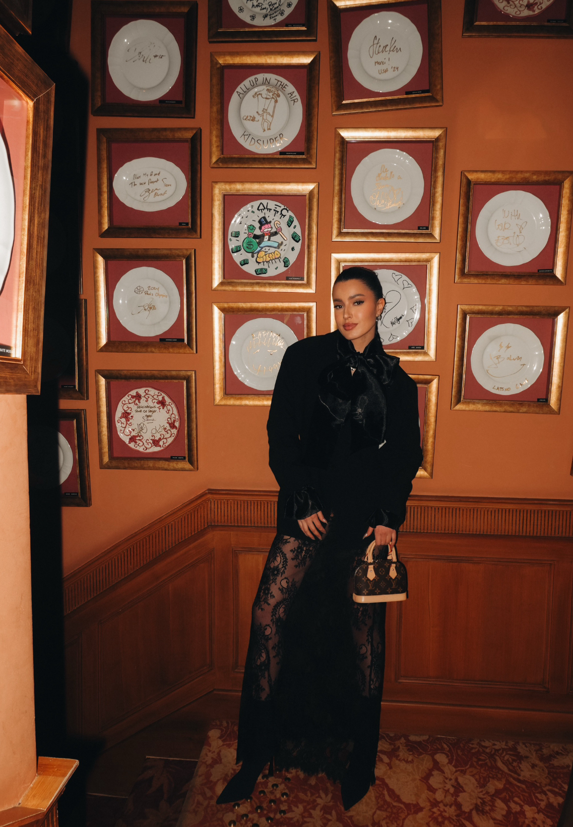 Дантелена пола: Jade