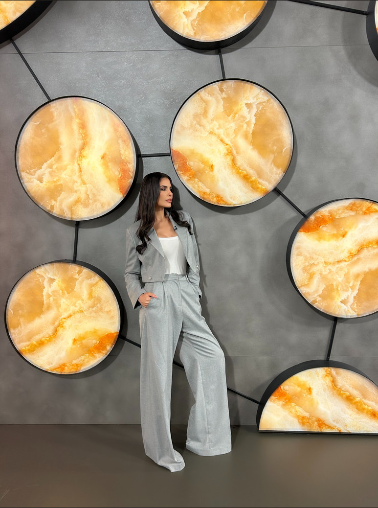 Костюм от три части в сиво: Capella