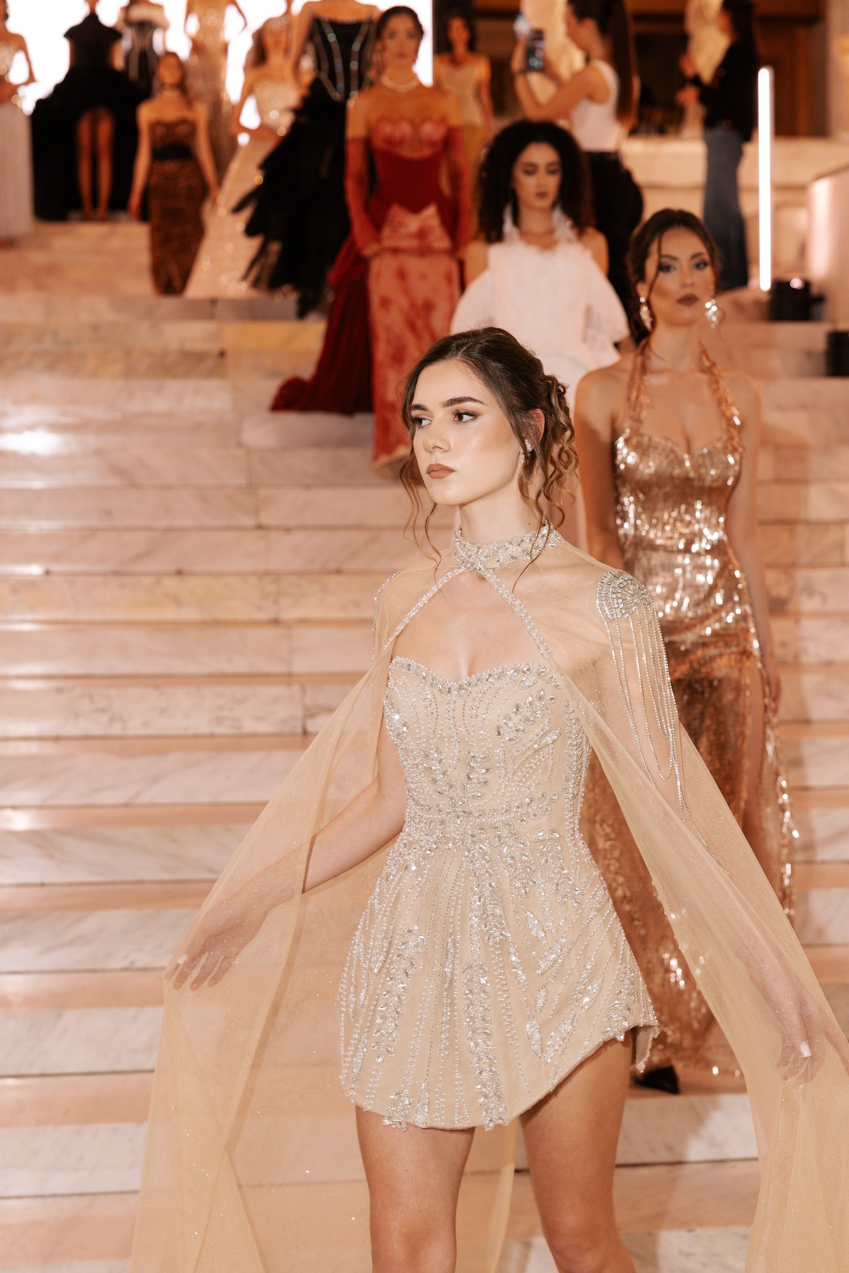 Официална къса рокля: Artemis