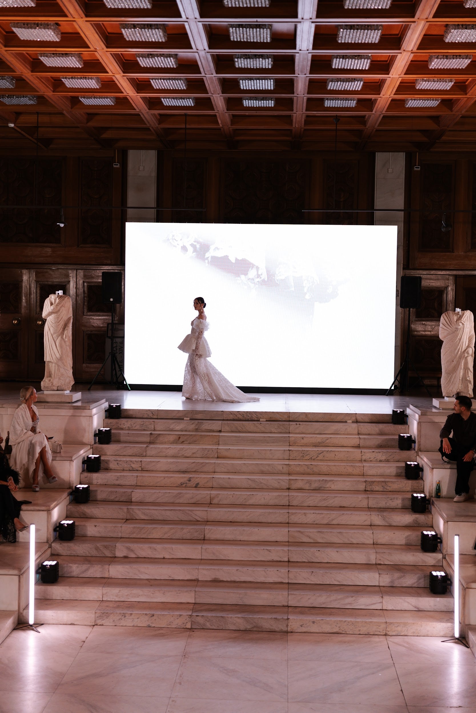 Дантелена рокля: Bella