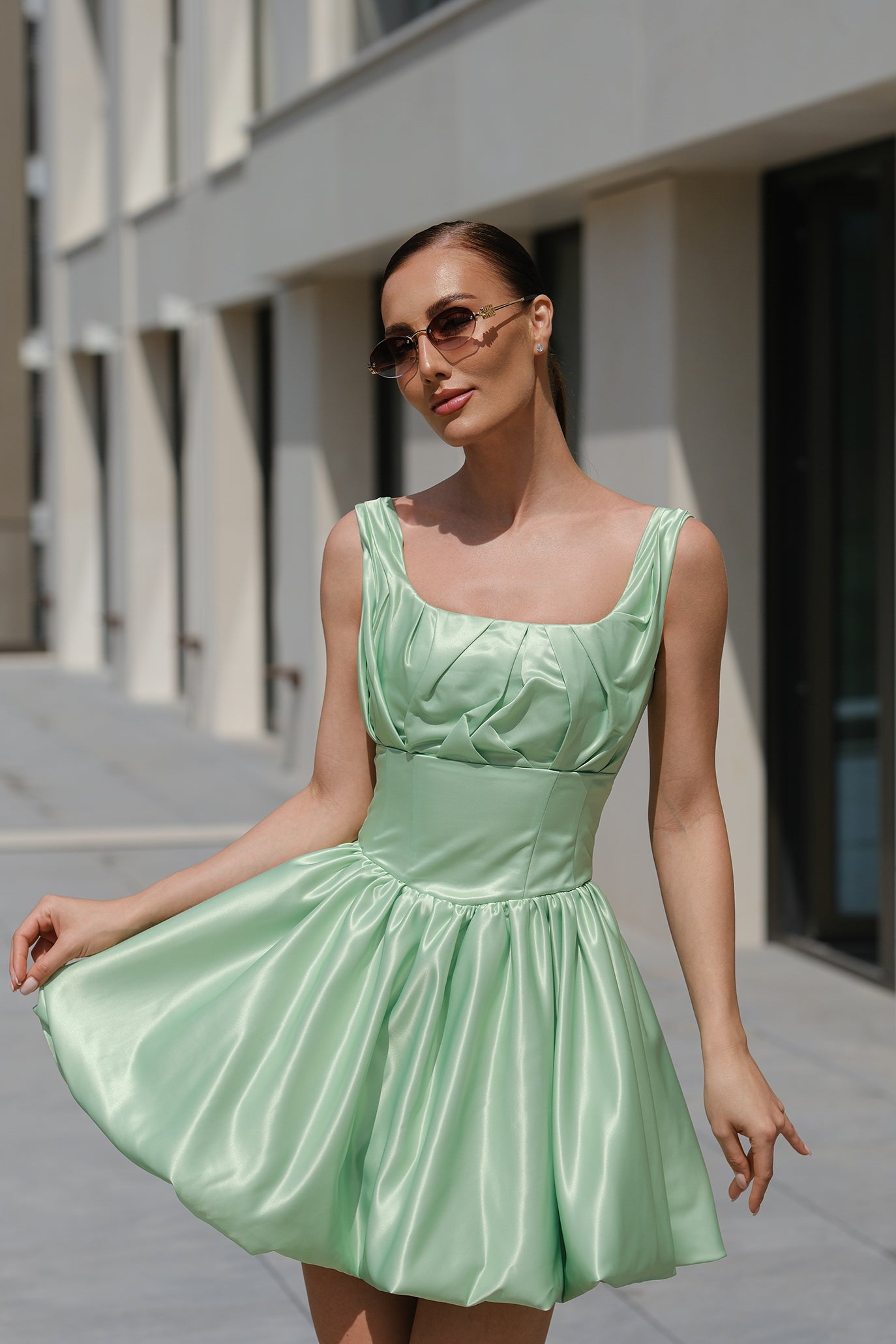 Рокля в светлозелено: Poelle