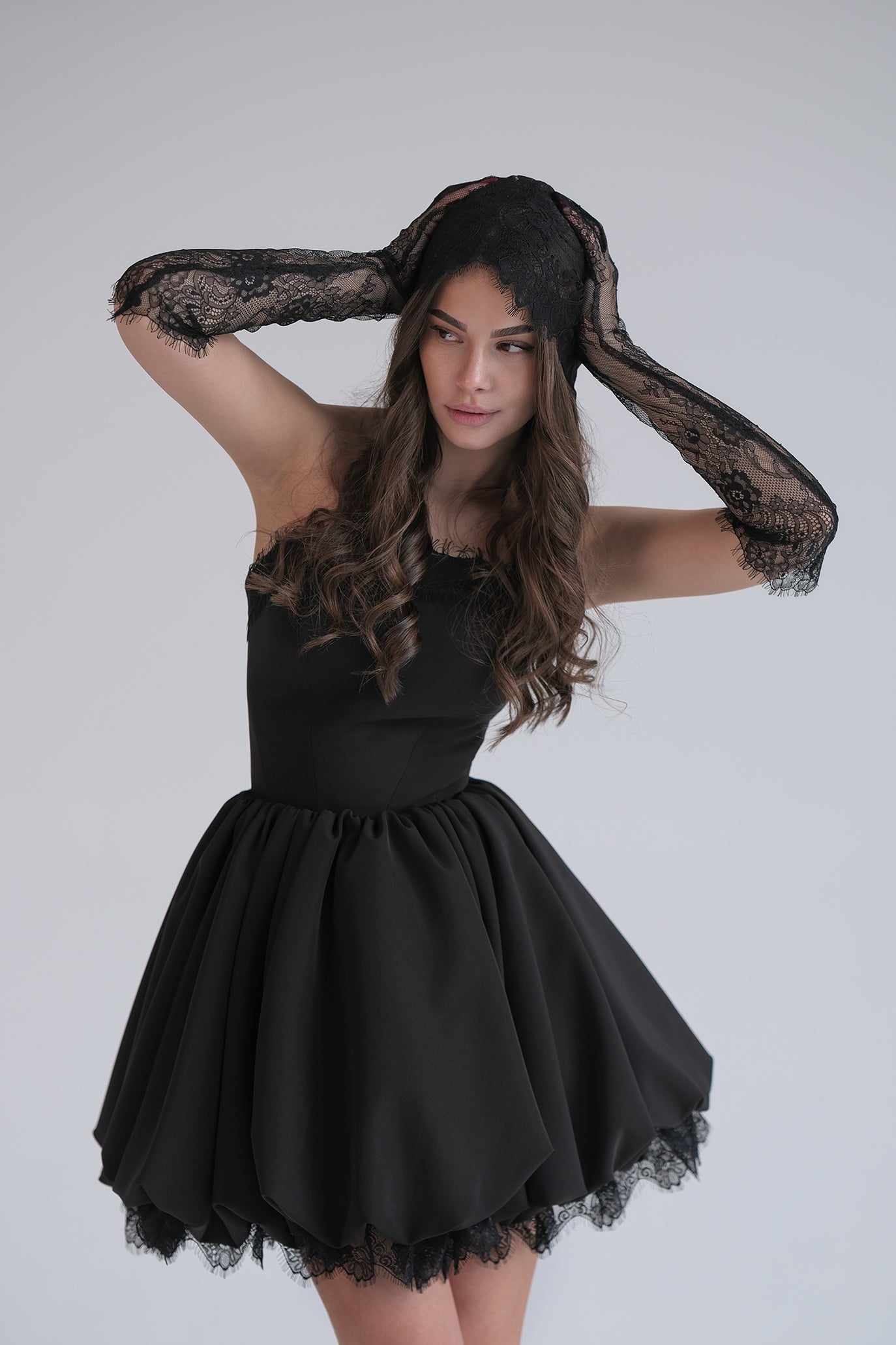 Дантелена шапка в черно: Selena