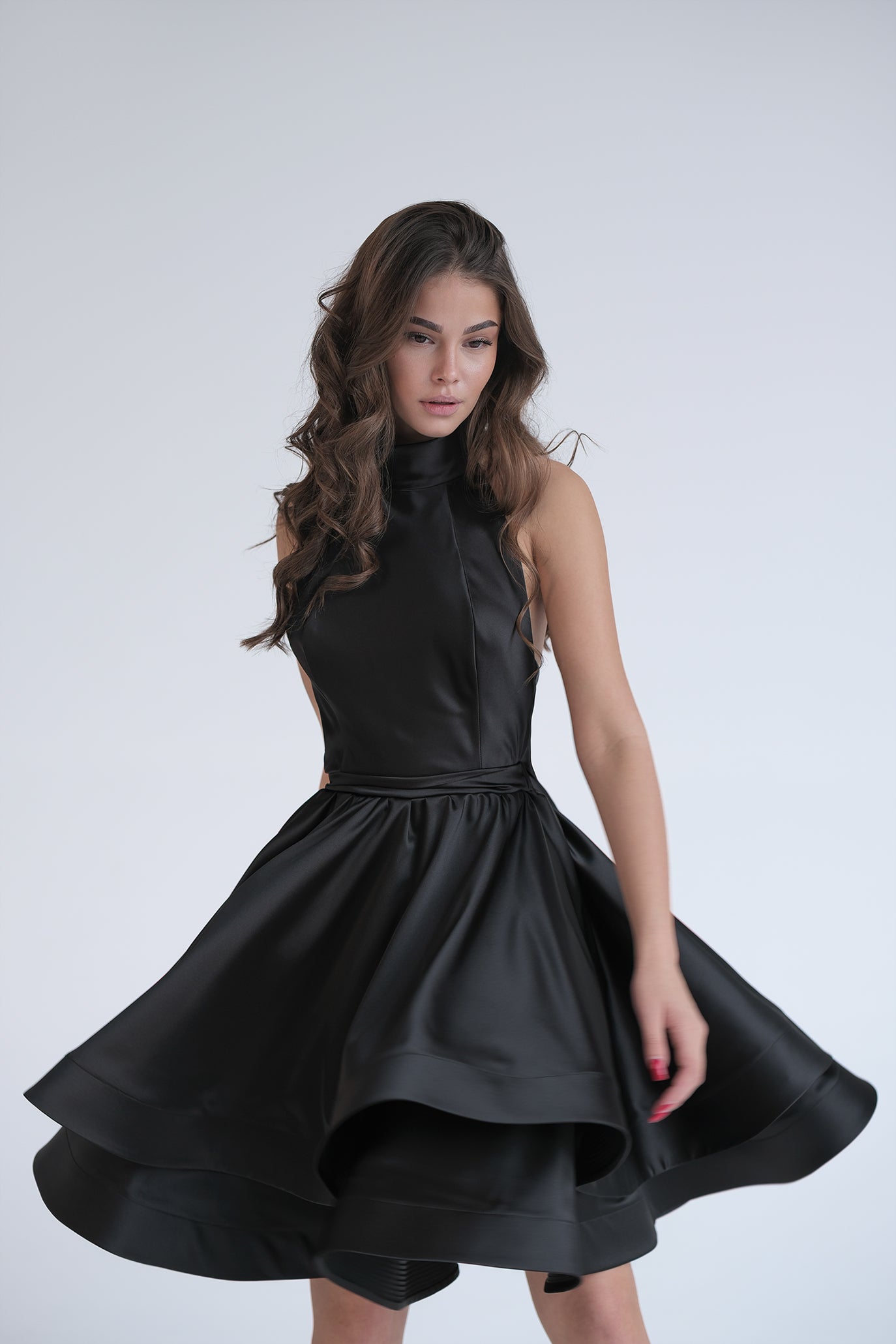 Коктейлна рокля в черно: Belle