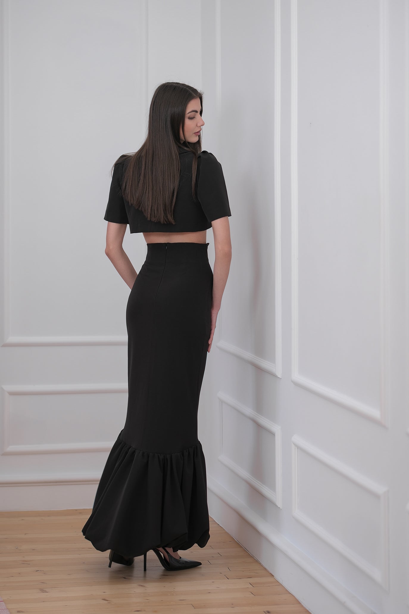 Пола в черно: Selenes