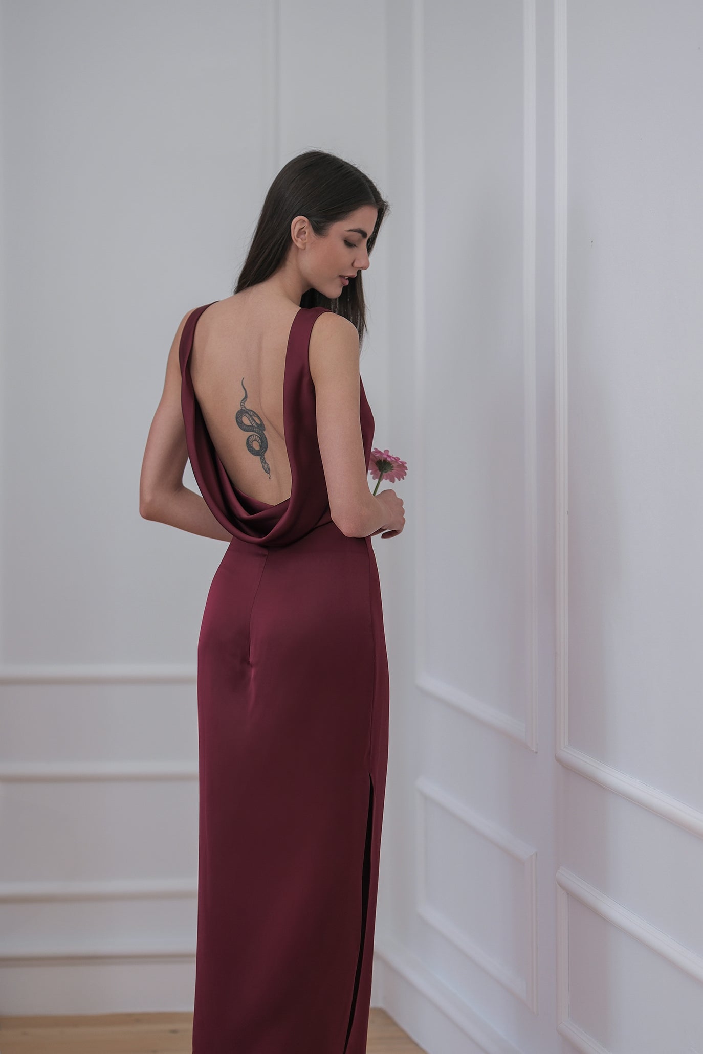 Дълга елегантна рокля в бордо: Sena