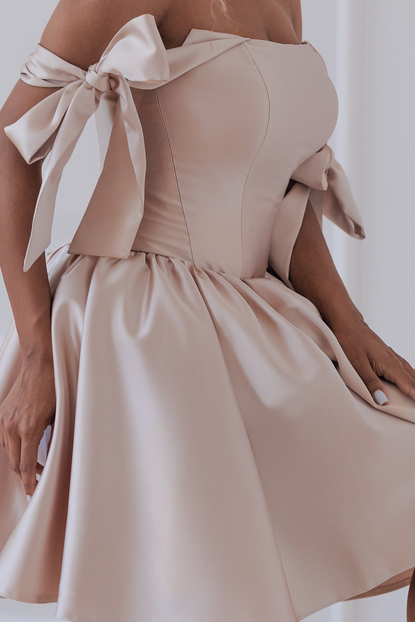 Рокля: Beige Blossom