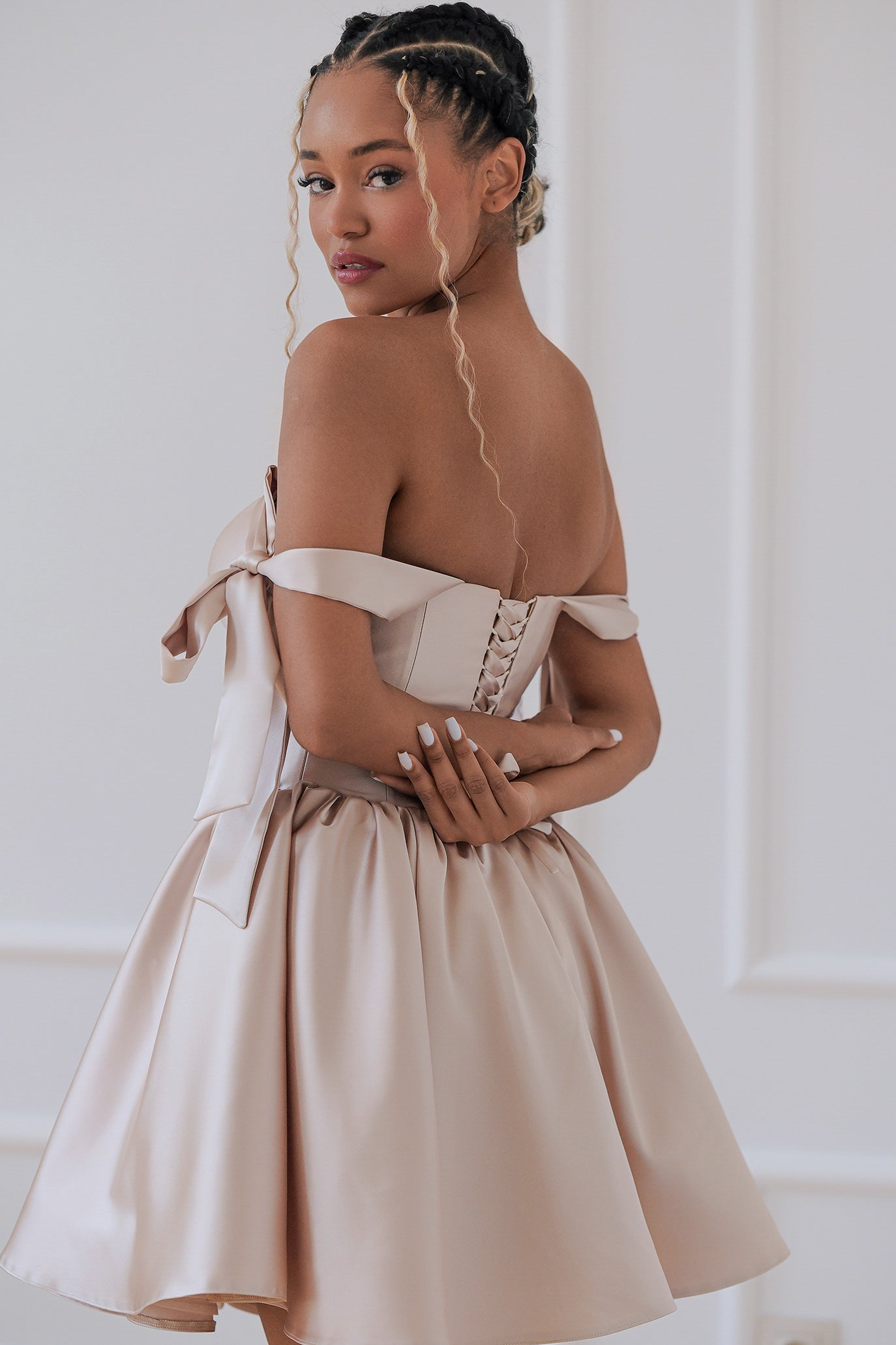 Рокля: Beige Blossom