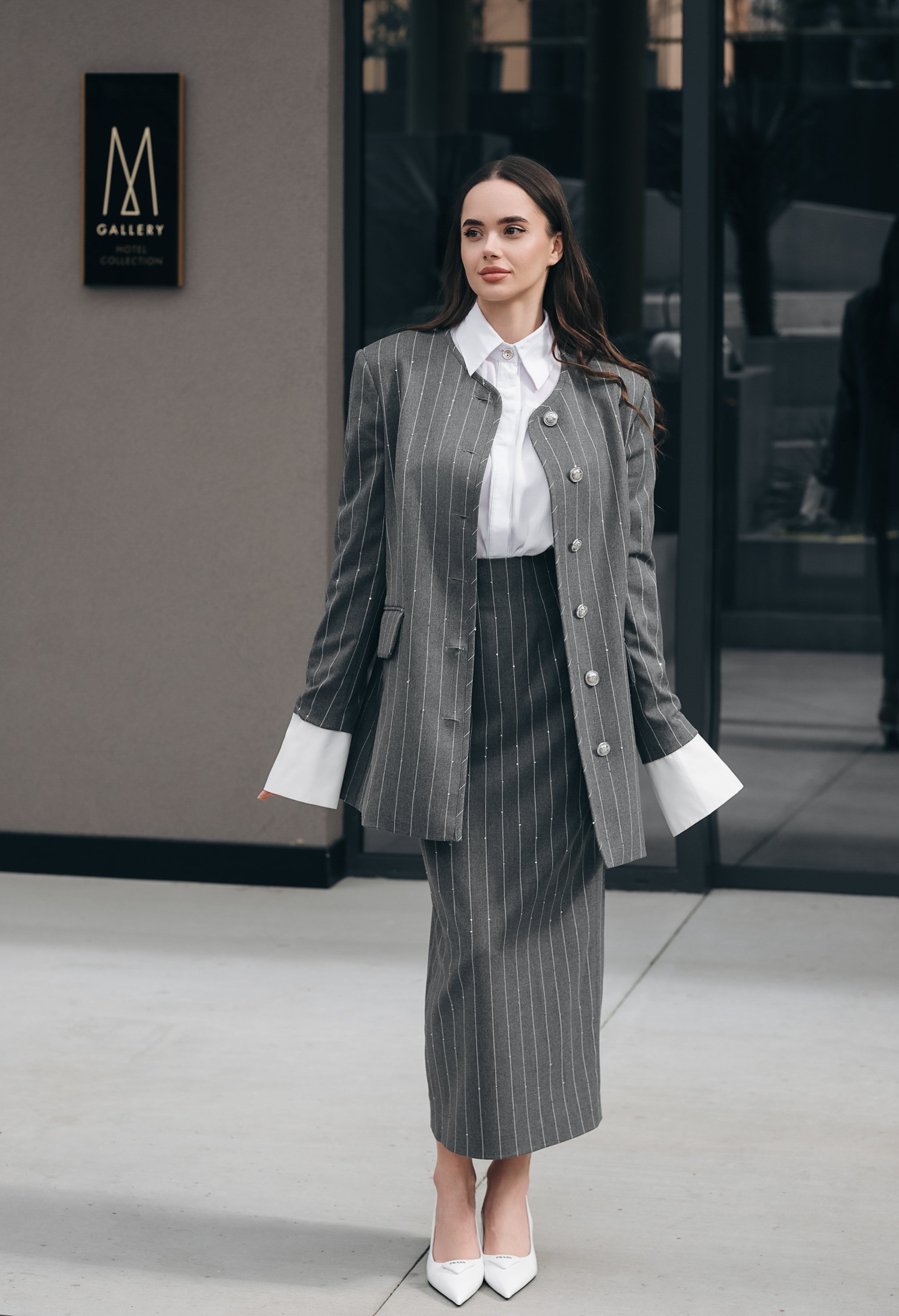 Костюм с пола молив в сиво: Atanasia