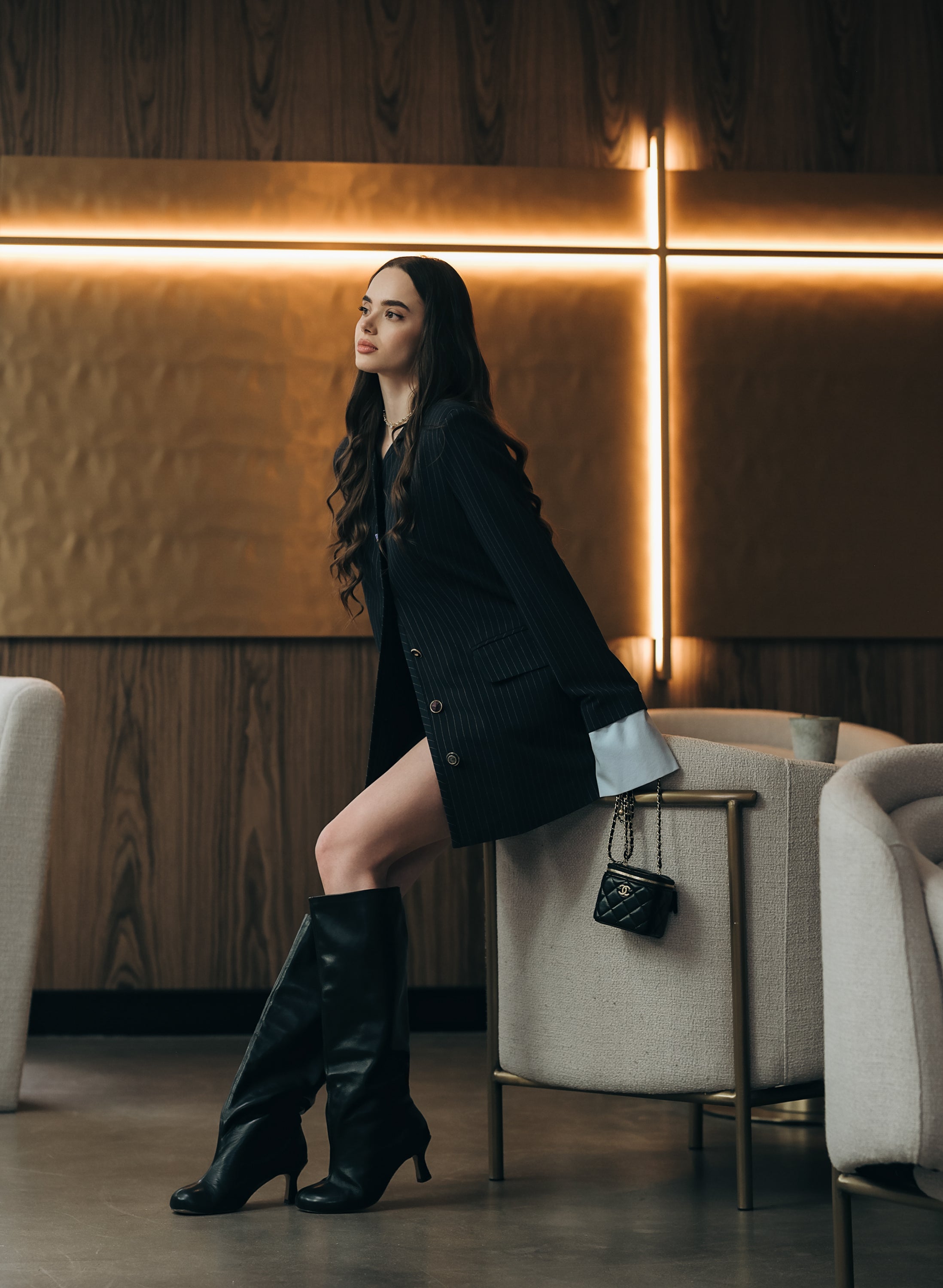 Костюм с къси панталони в тъмносиньо: Atanasia