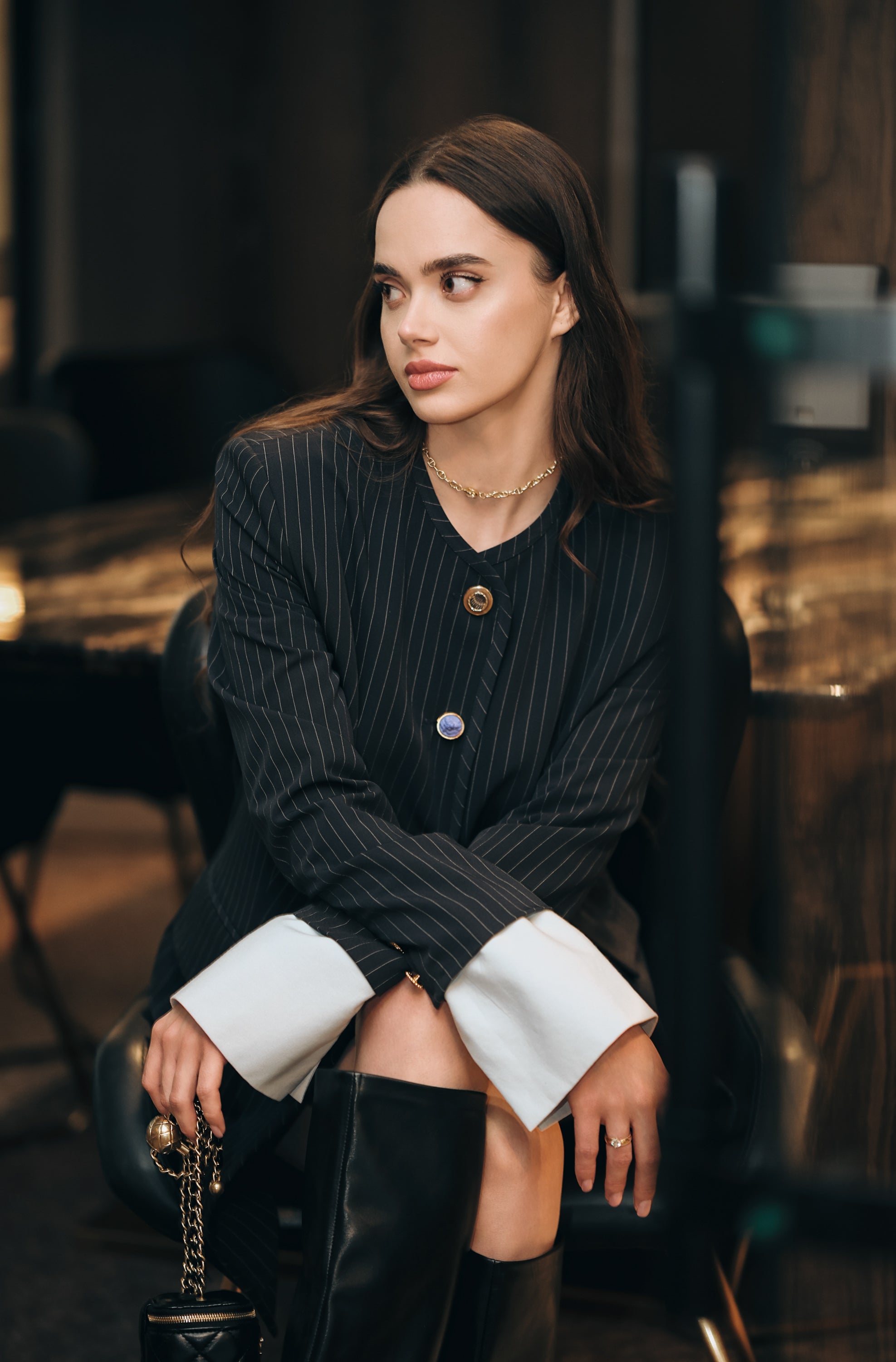 Костюм с къси панталони в тъмносиньо: Atanasia