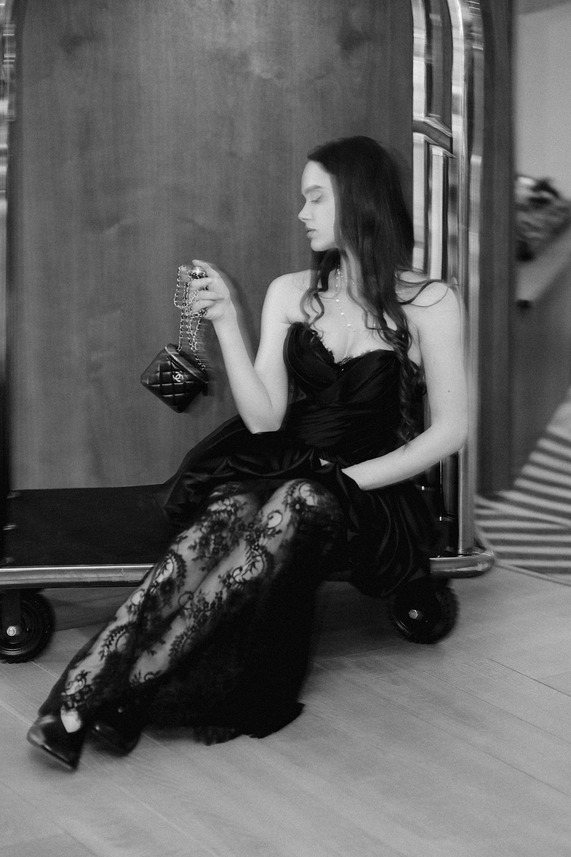 Коктейлна рокля в черно: Selina