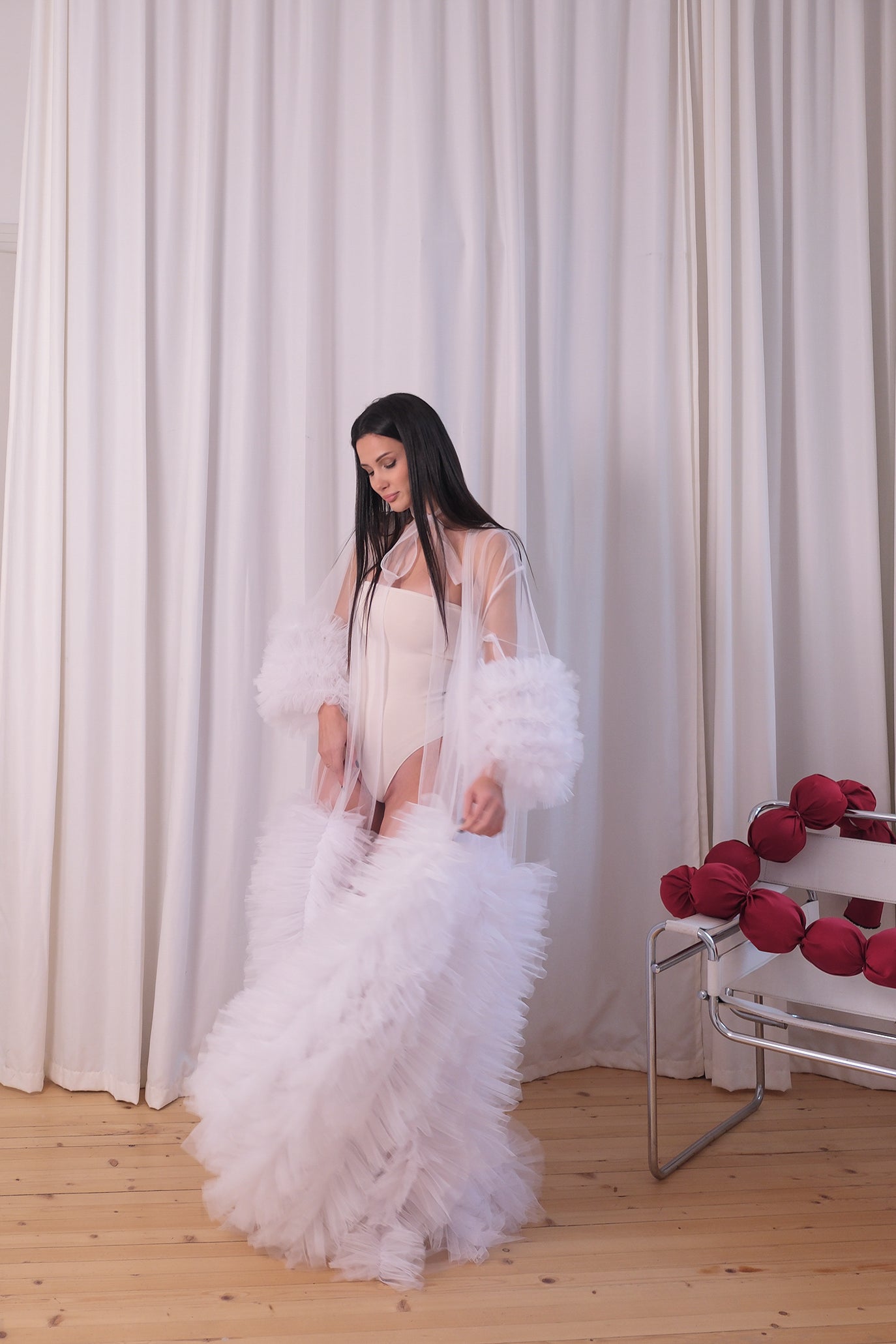 Бял халат от тюл: Loveliness