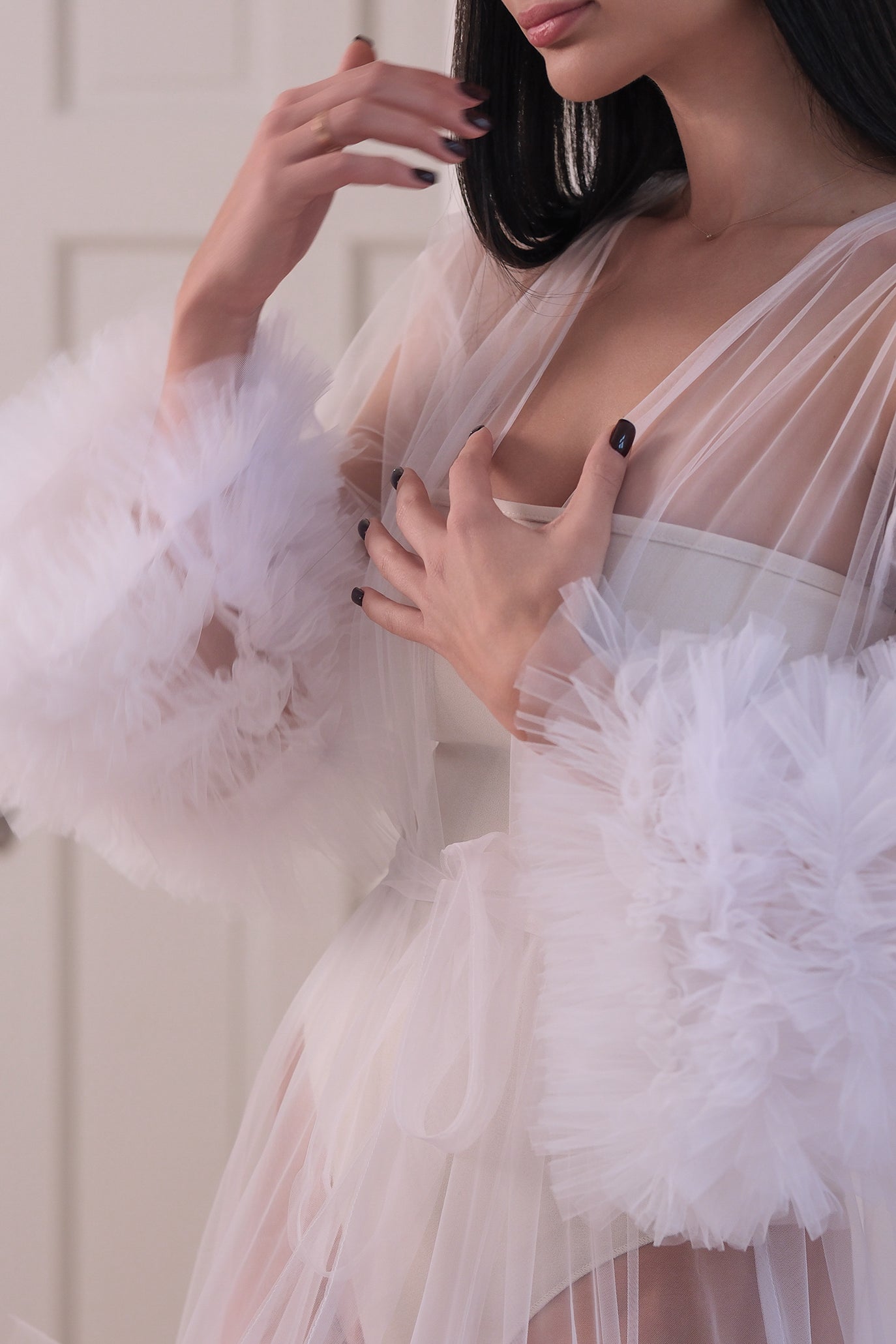 Бял халат от тюл: Loveliness