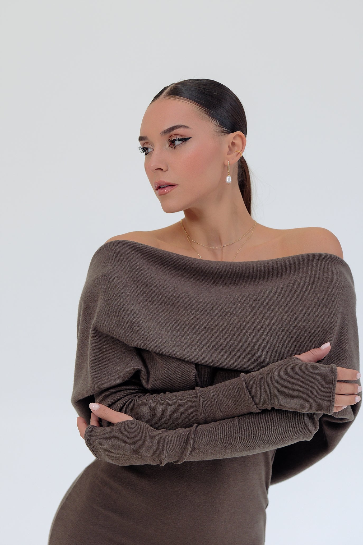 Дълга рокля с ръкави в кафяво: Linda