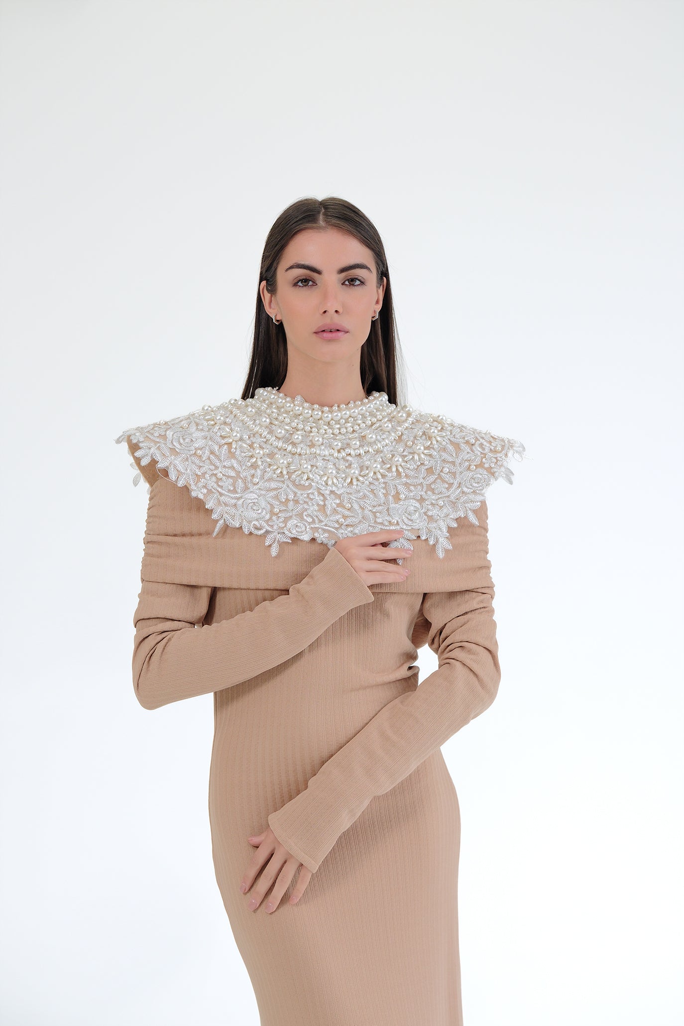 Аксесоари комплект - яка и ръкавици в телесен цвят