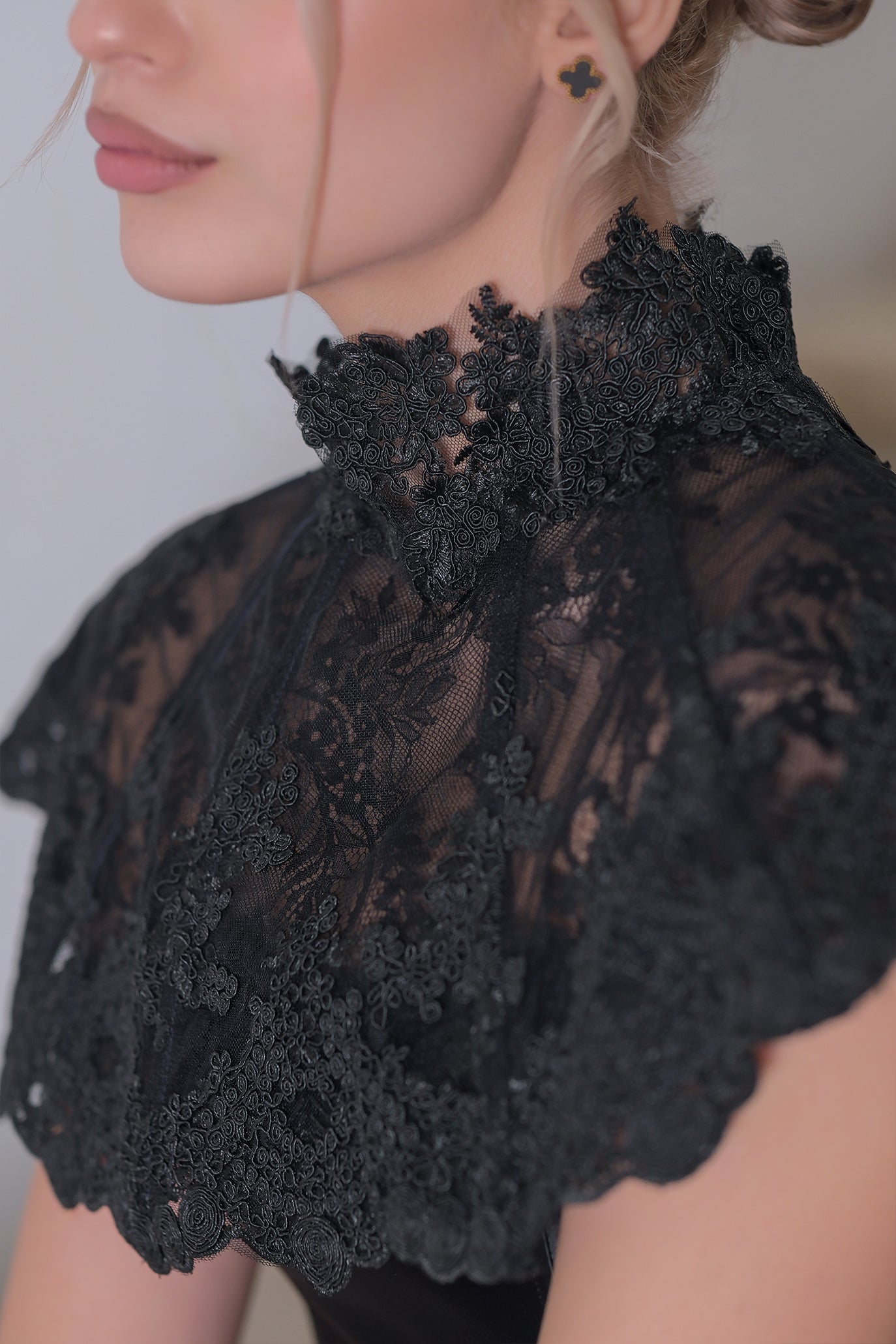 Ръчно изработена дантелена яка в черно: Florence