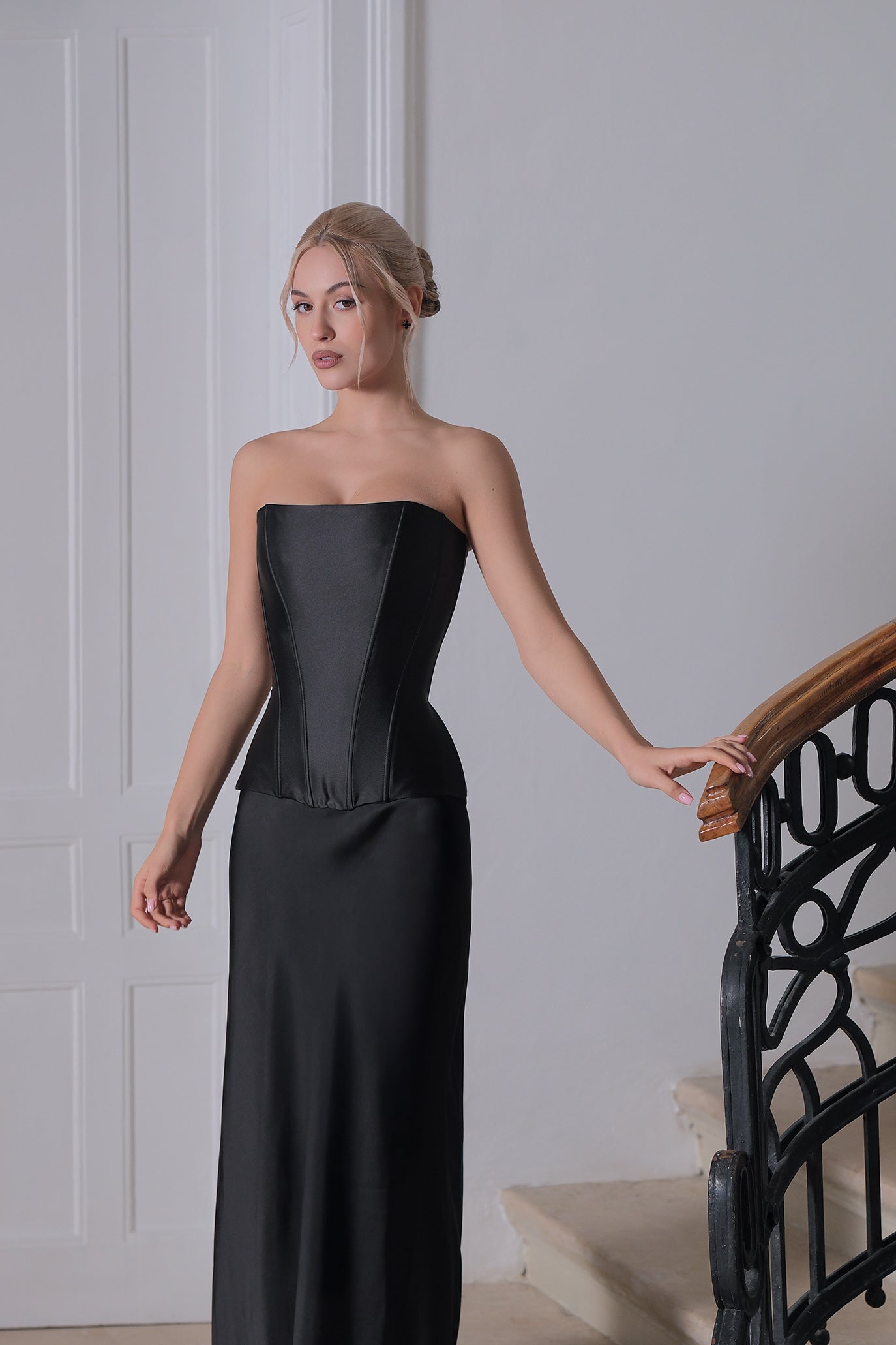 Сатенен корсет в черно: Dioris