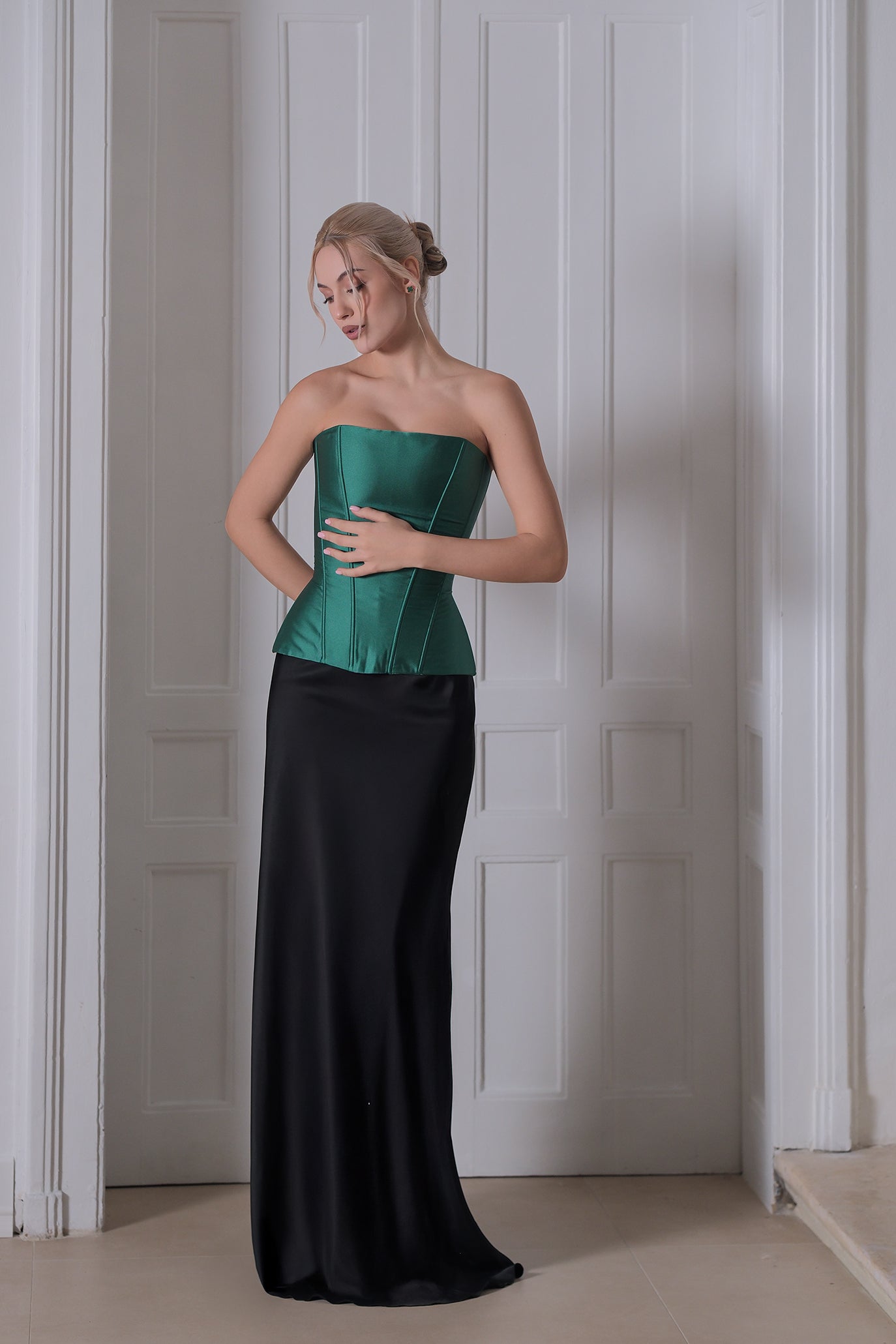 Сатенен корсет в изумруденозелено: Dioris