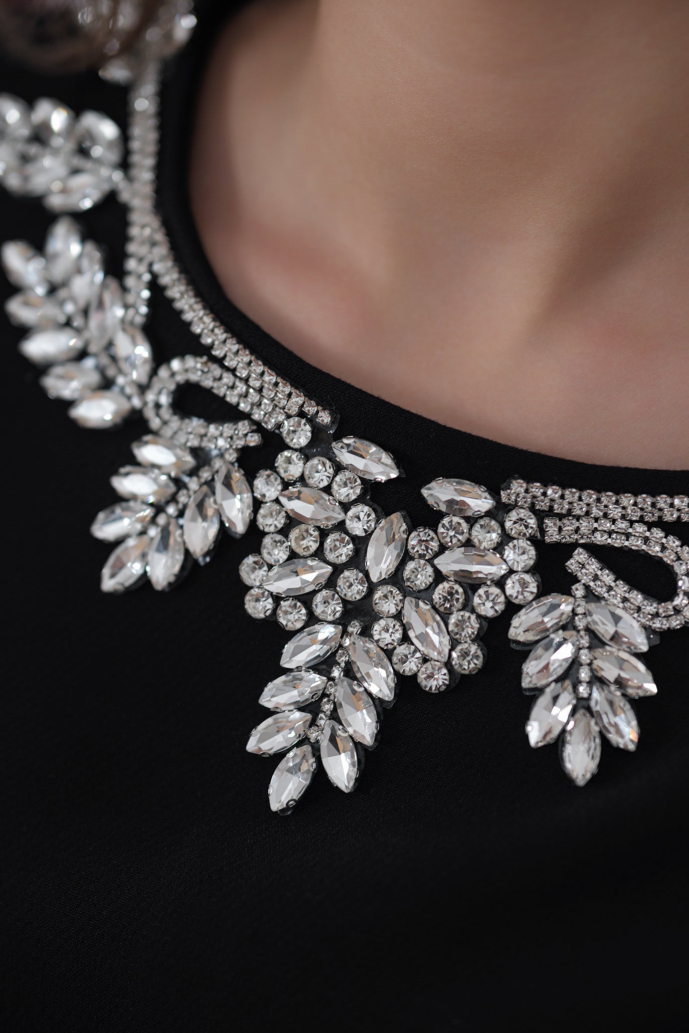 Коктейлна рокля в черно: Loara