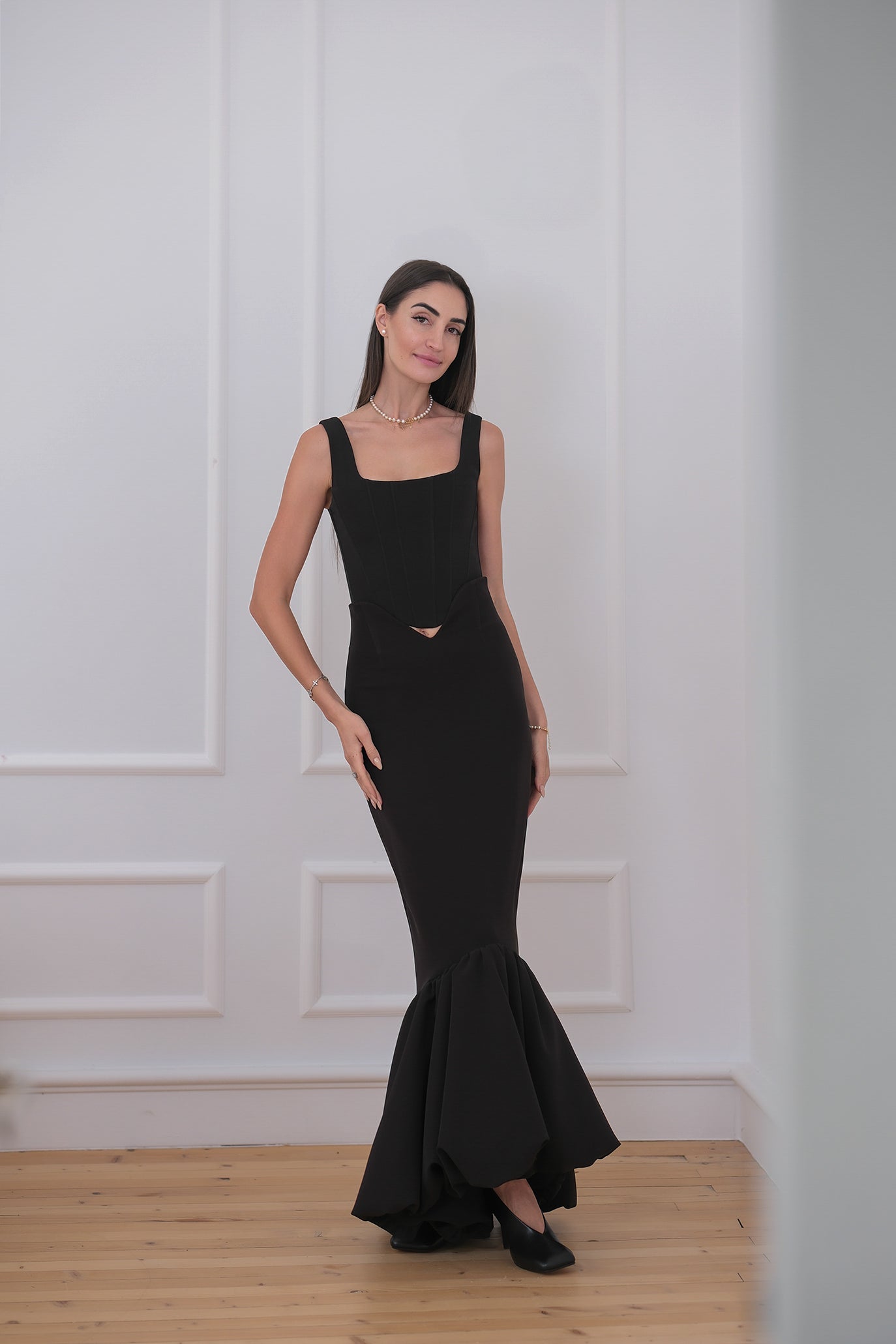 Сет от корсет и пола в черно: Selenes