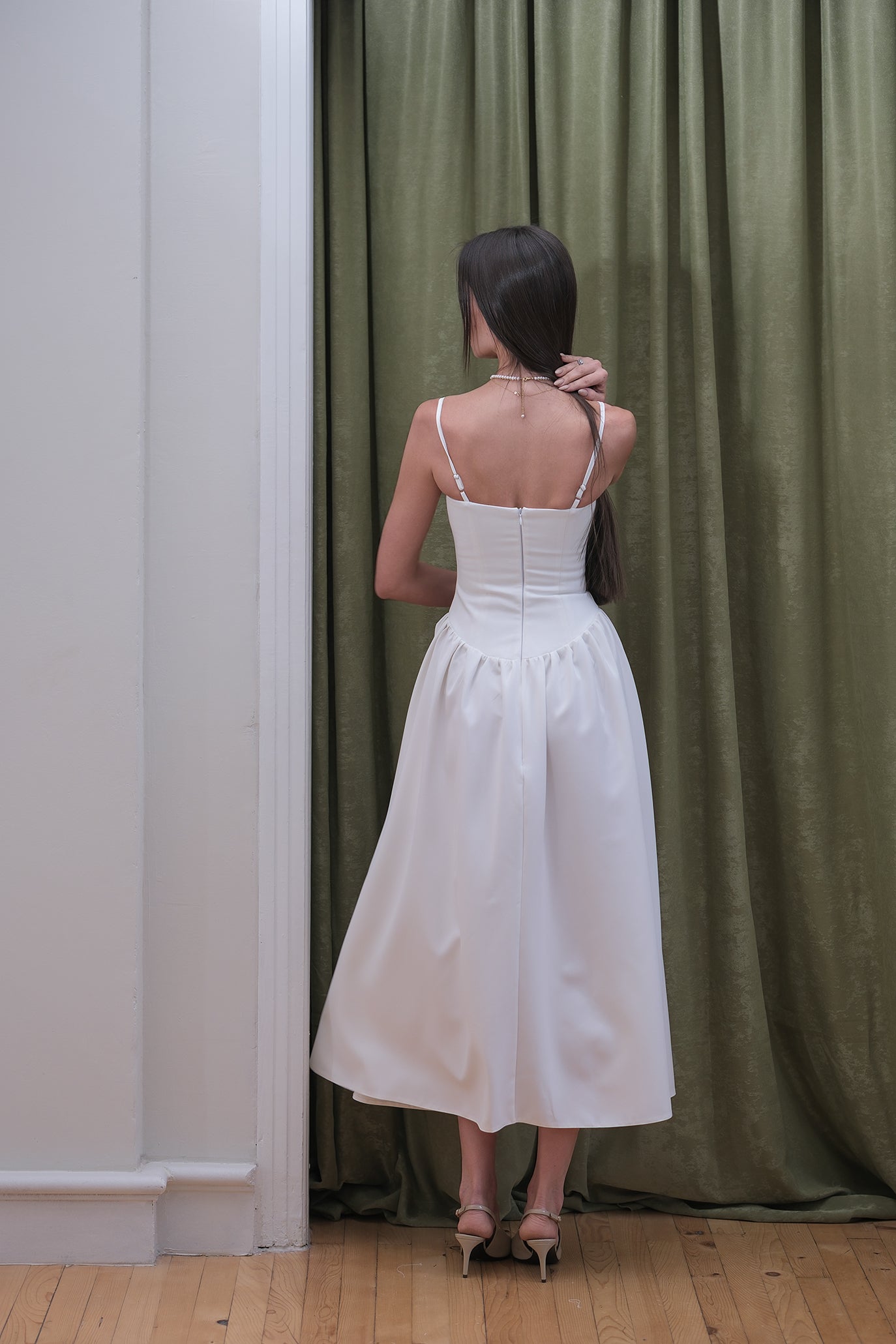 Корсетна рокля в бяло: Alexina