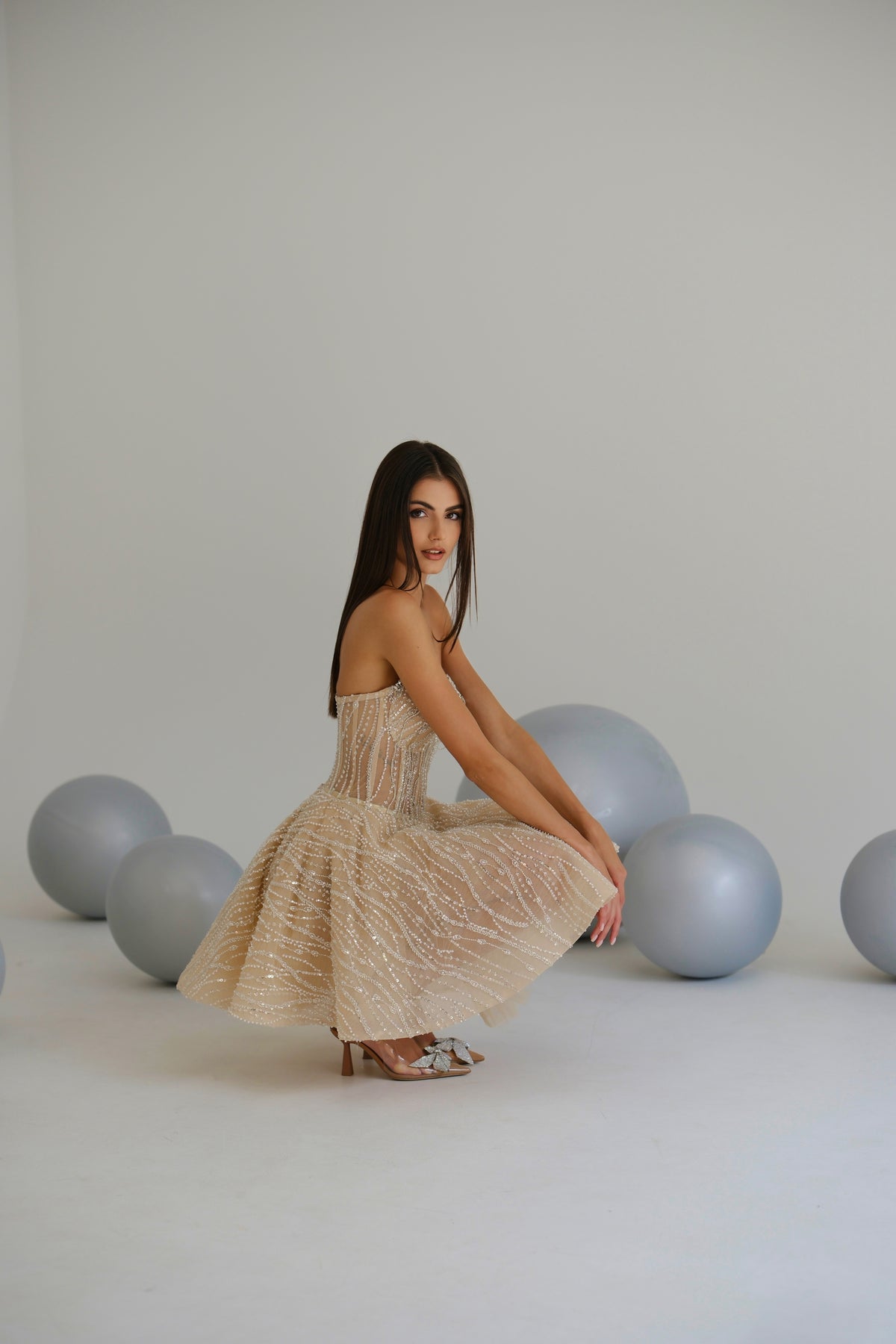 Лимитирана рокля в телесен цвят: Haute Couture