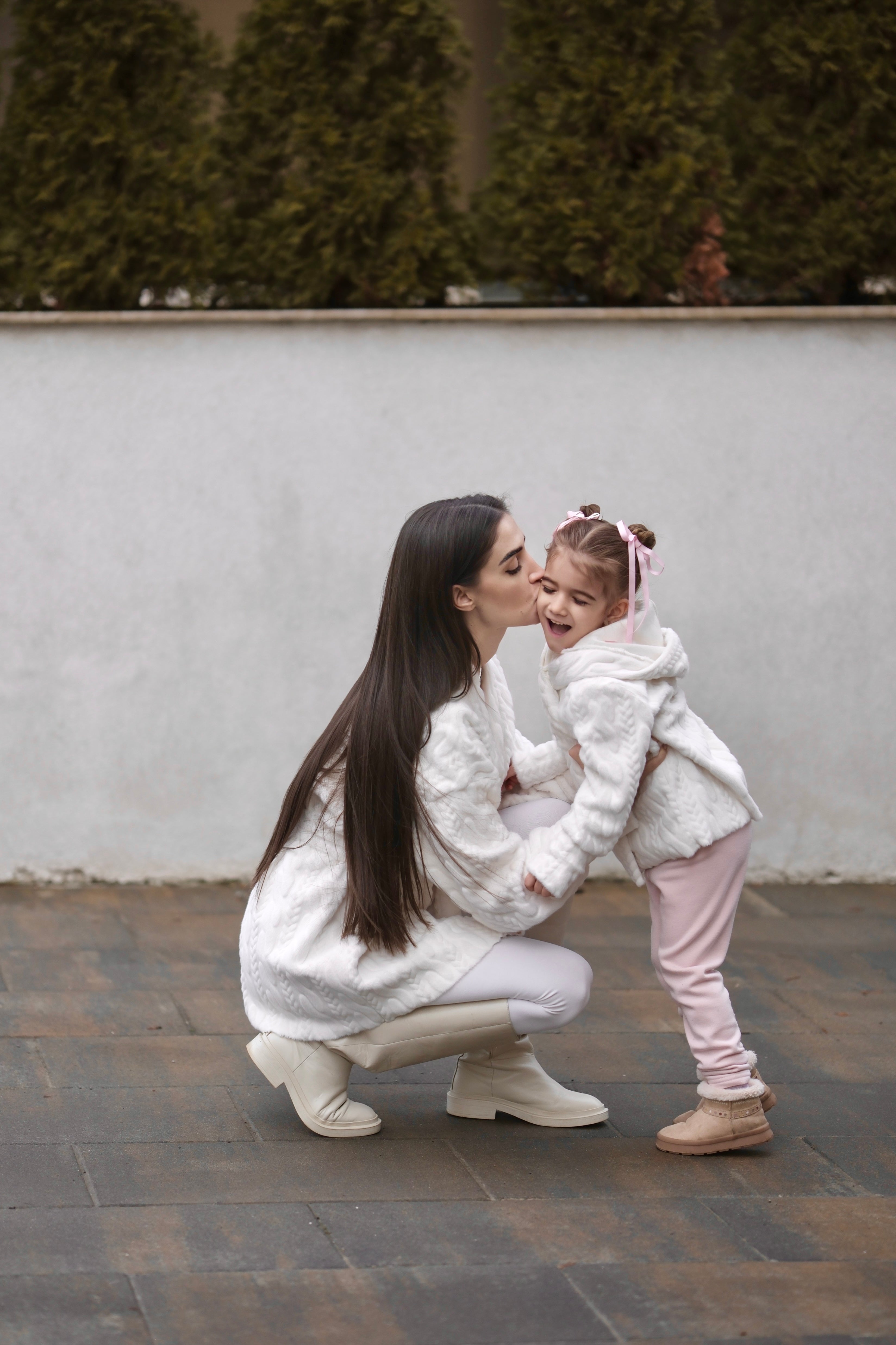 Детска жилетка / палто в бяло: Alice