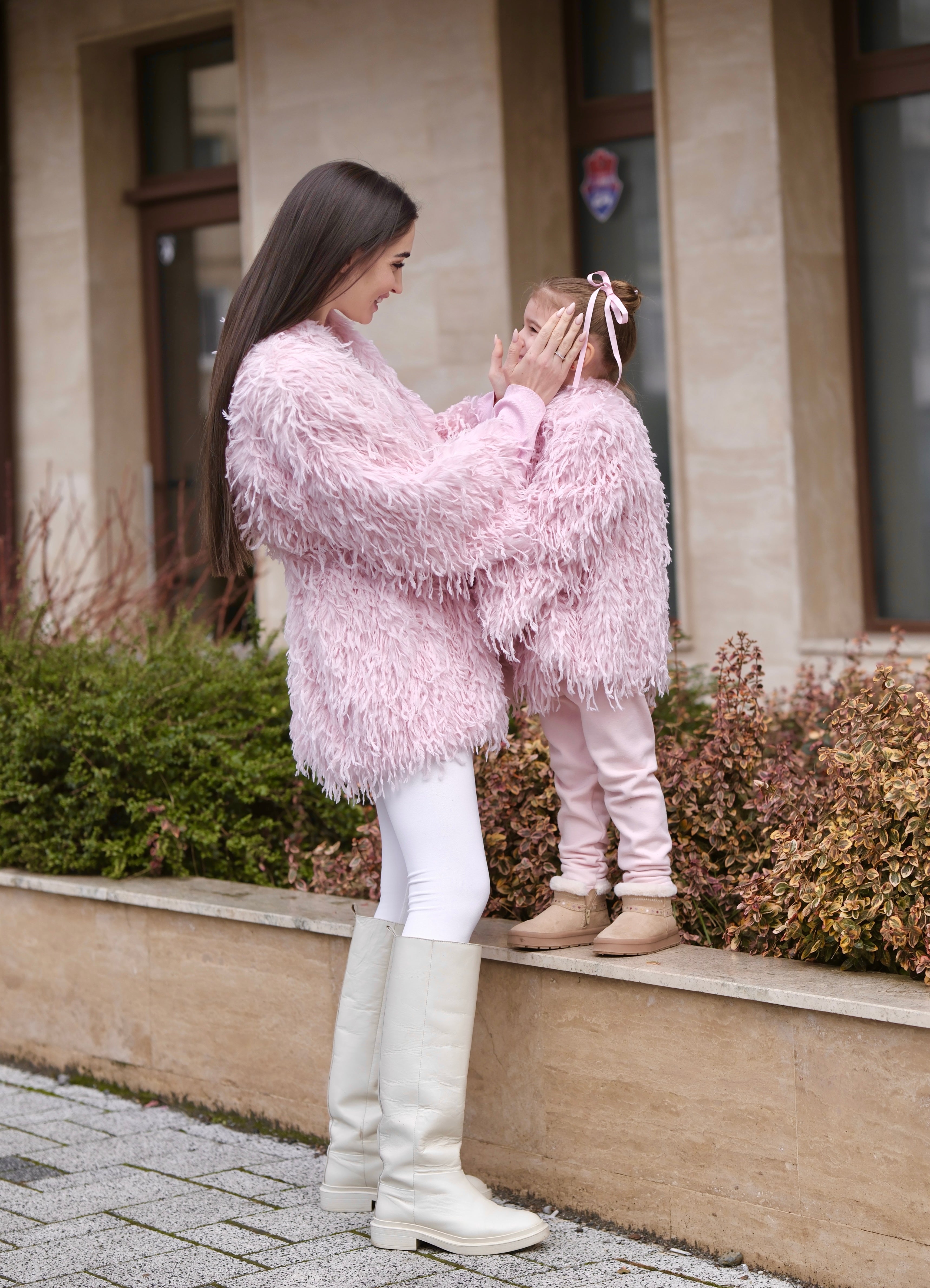 Комплект за мама и дете: жилетка / палто в розово: Regina