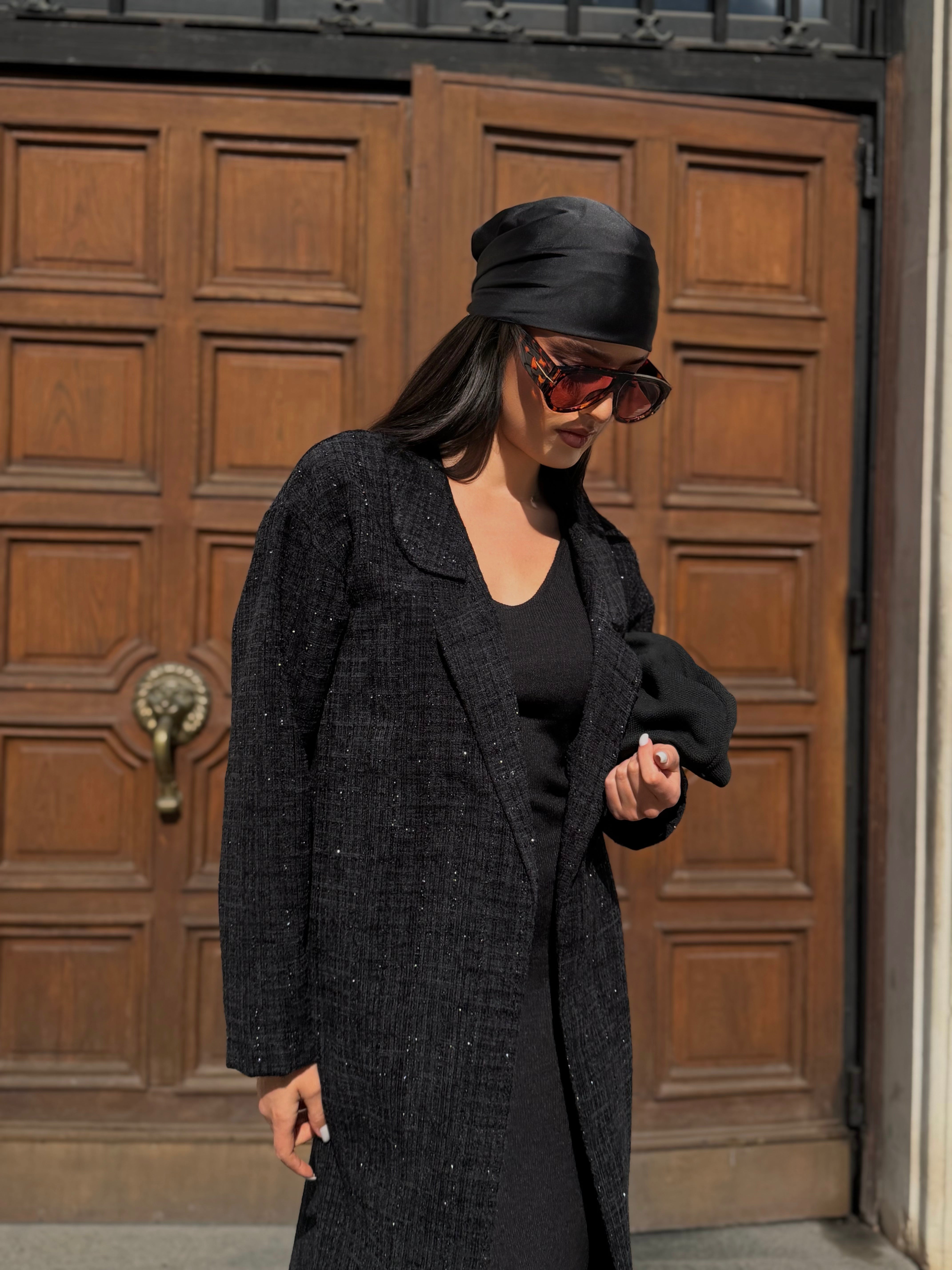 Жилетка и рокля от плетиво в черно: Halo