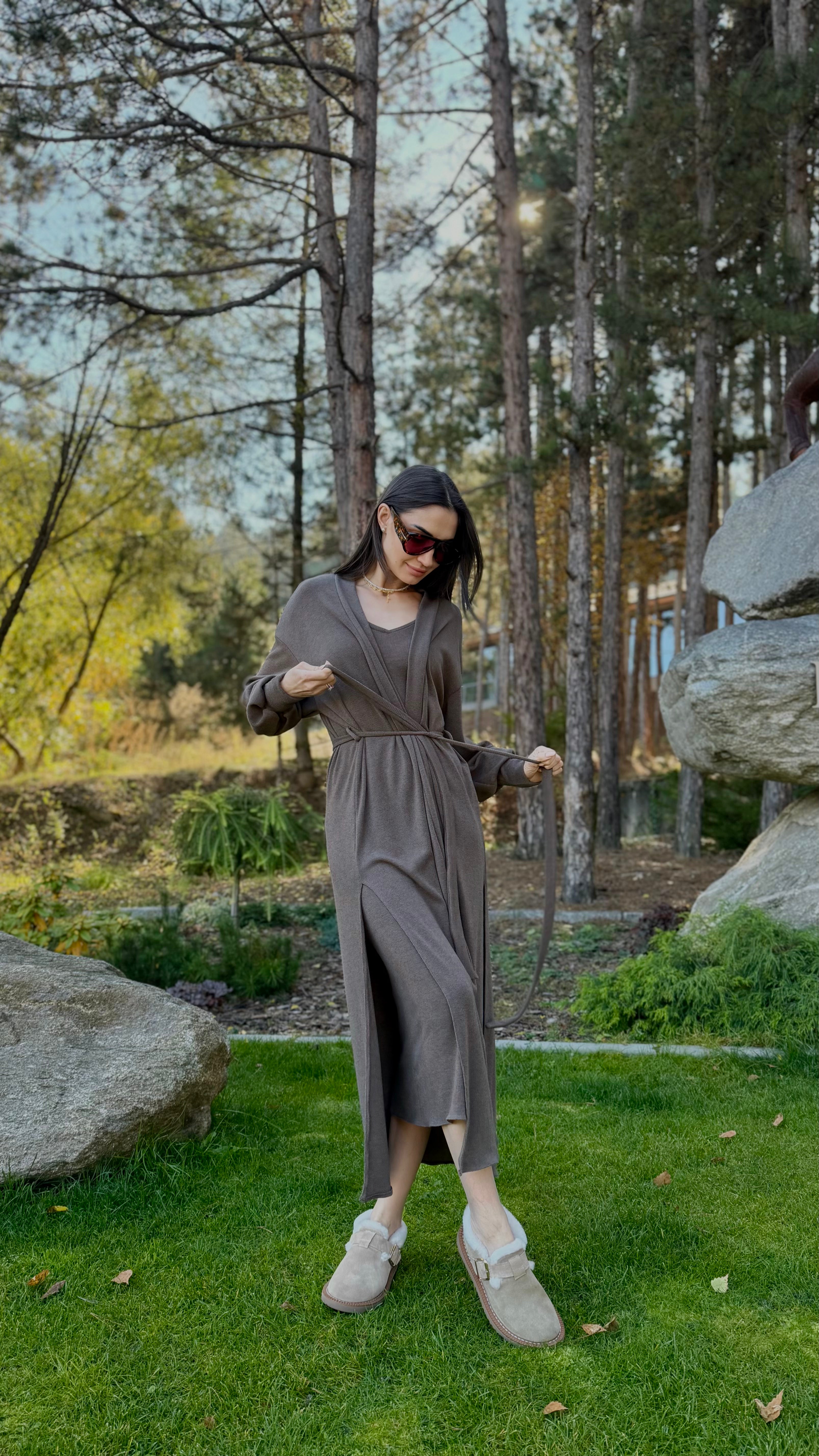 Рокля и жилетка в кафяво: Amoria Soft