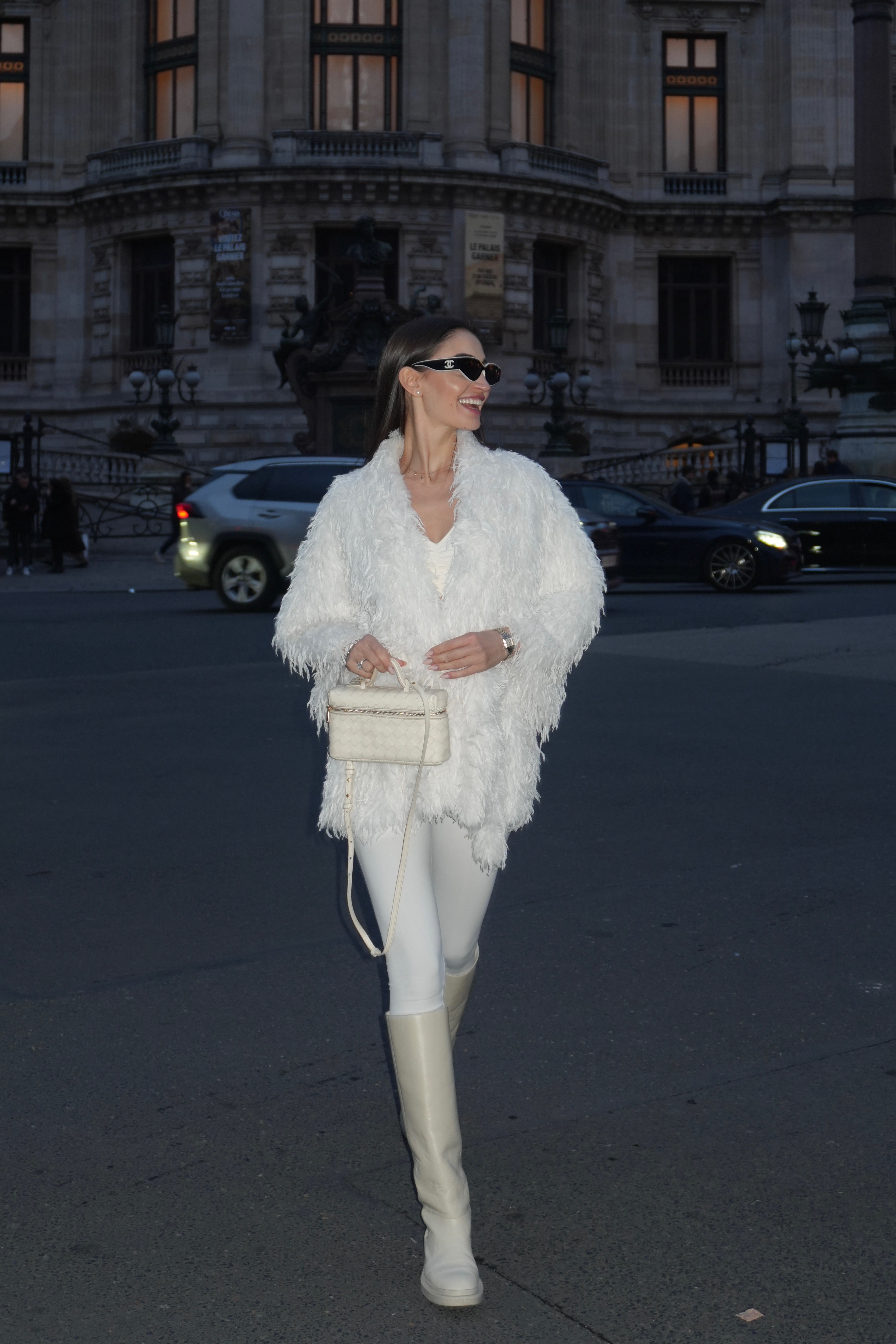 Жилетка / палто в бяло: Regina