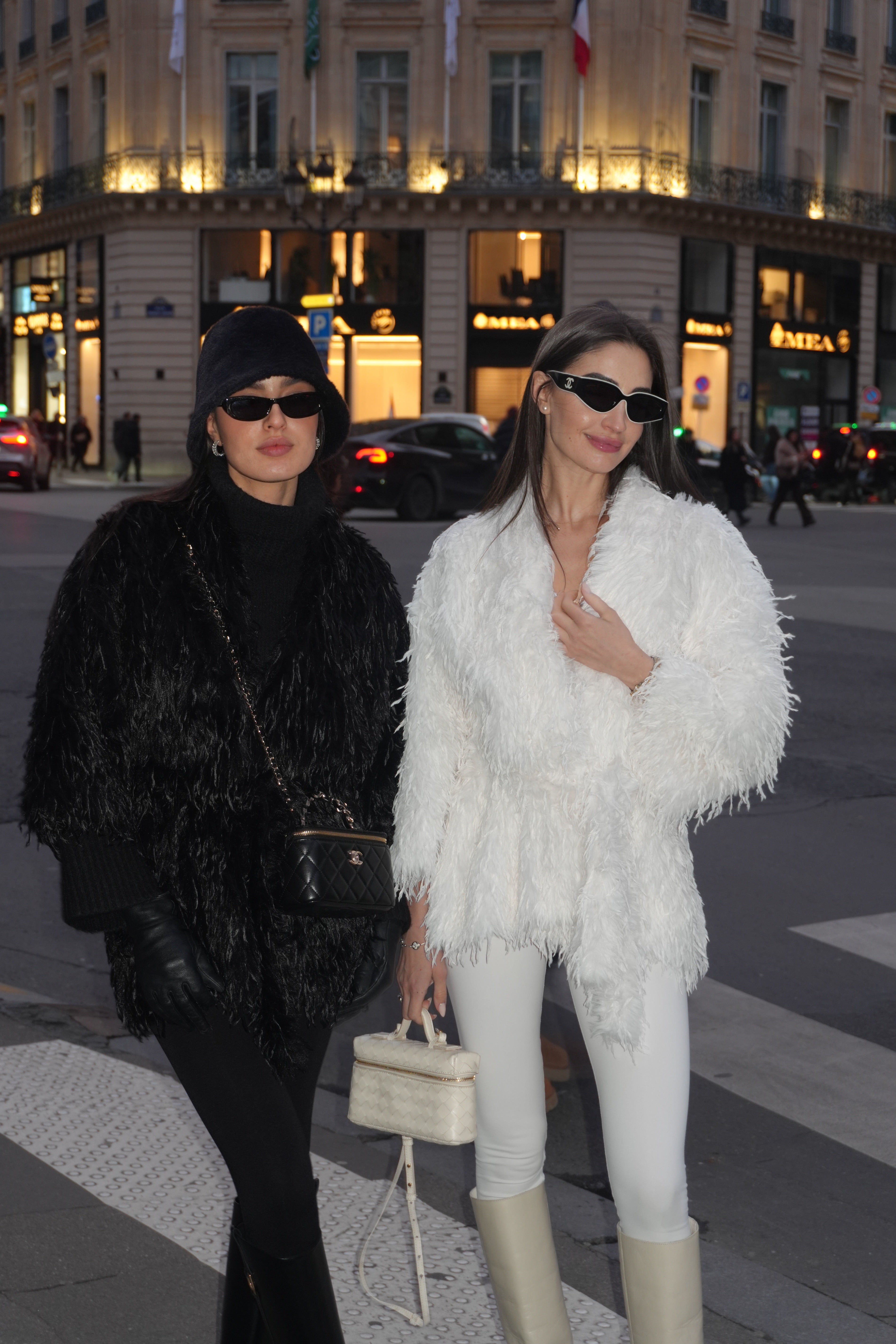 Жилетка / палто в бяло: Regina