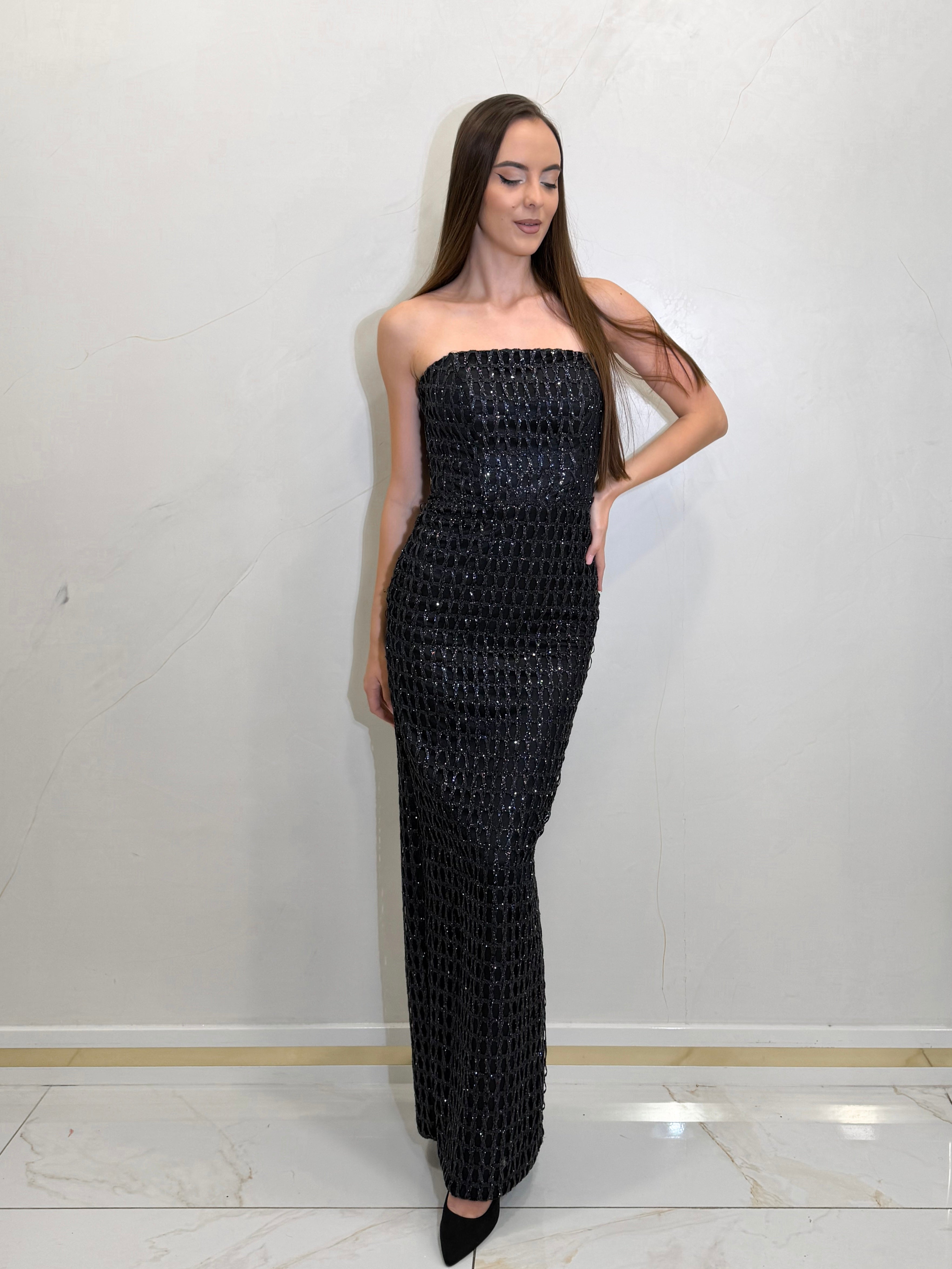 Черна рокля: Black Ornaments