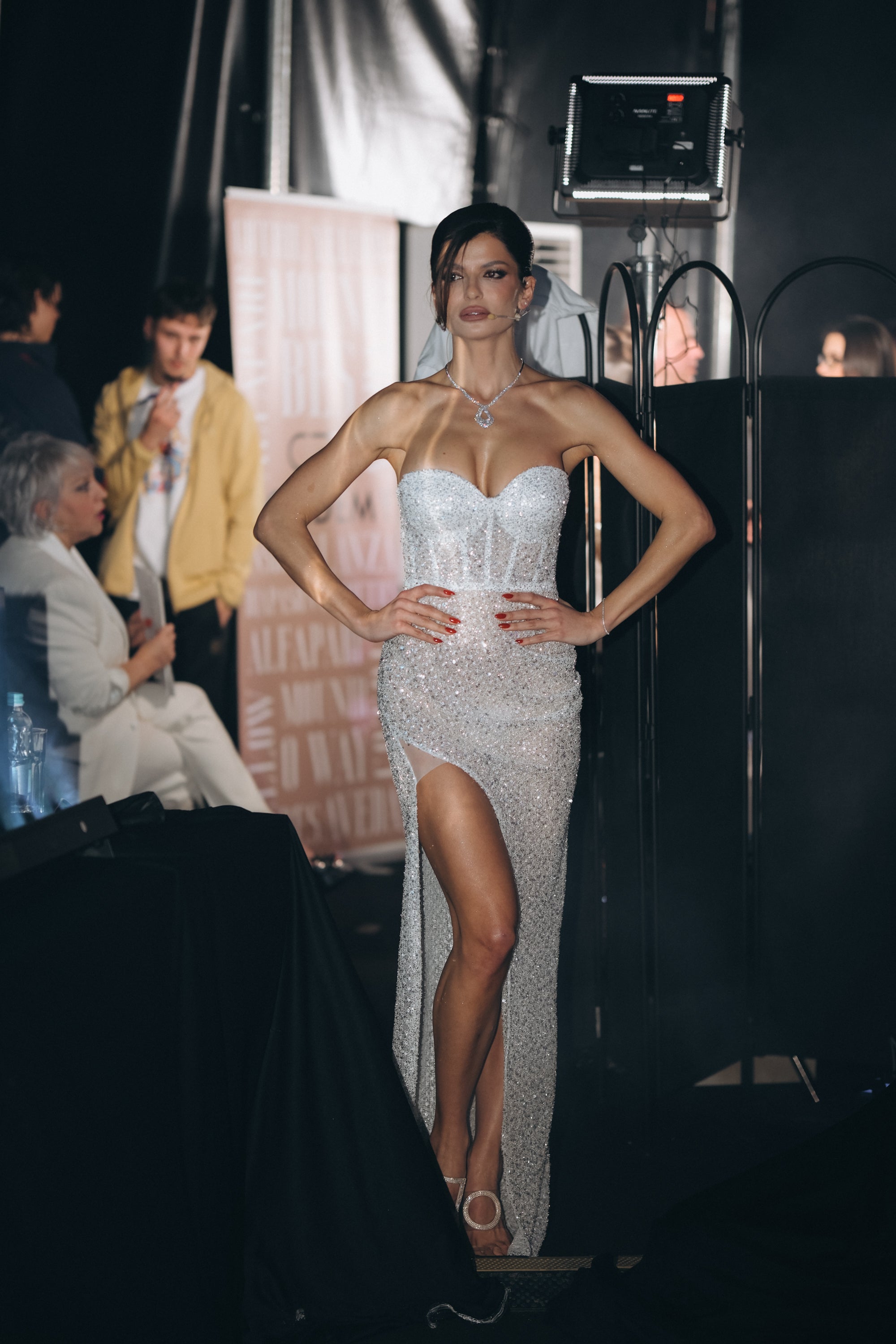 Луксозна рокля в цвят екрю: Kiara