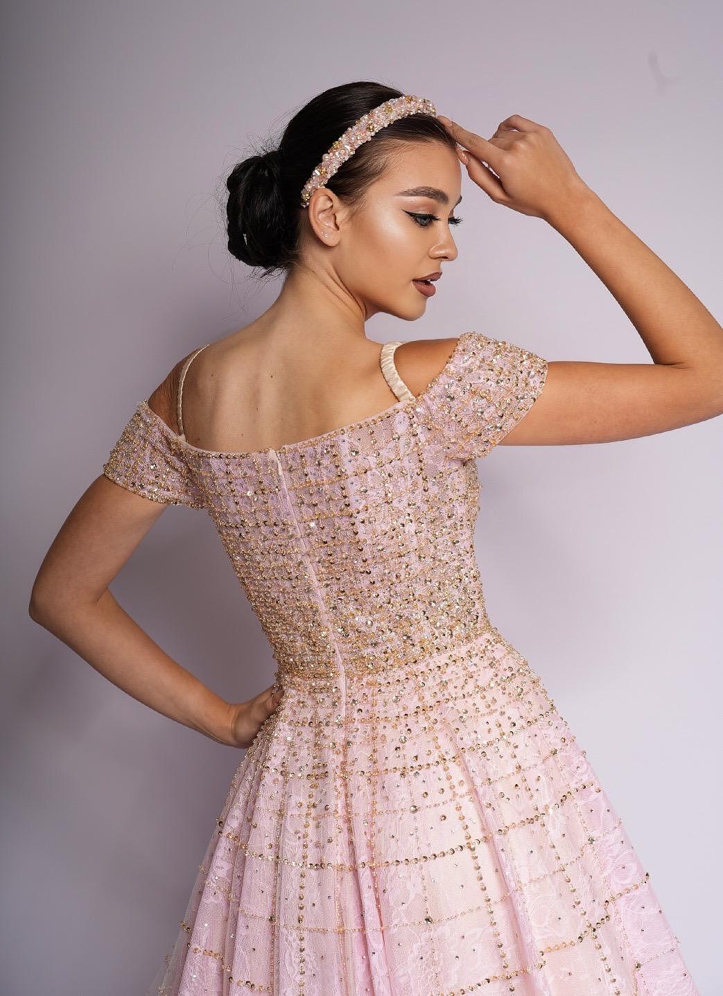 Официална рокля: Barbie