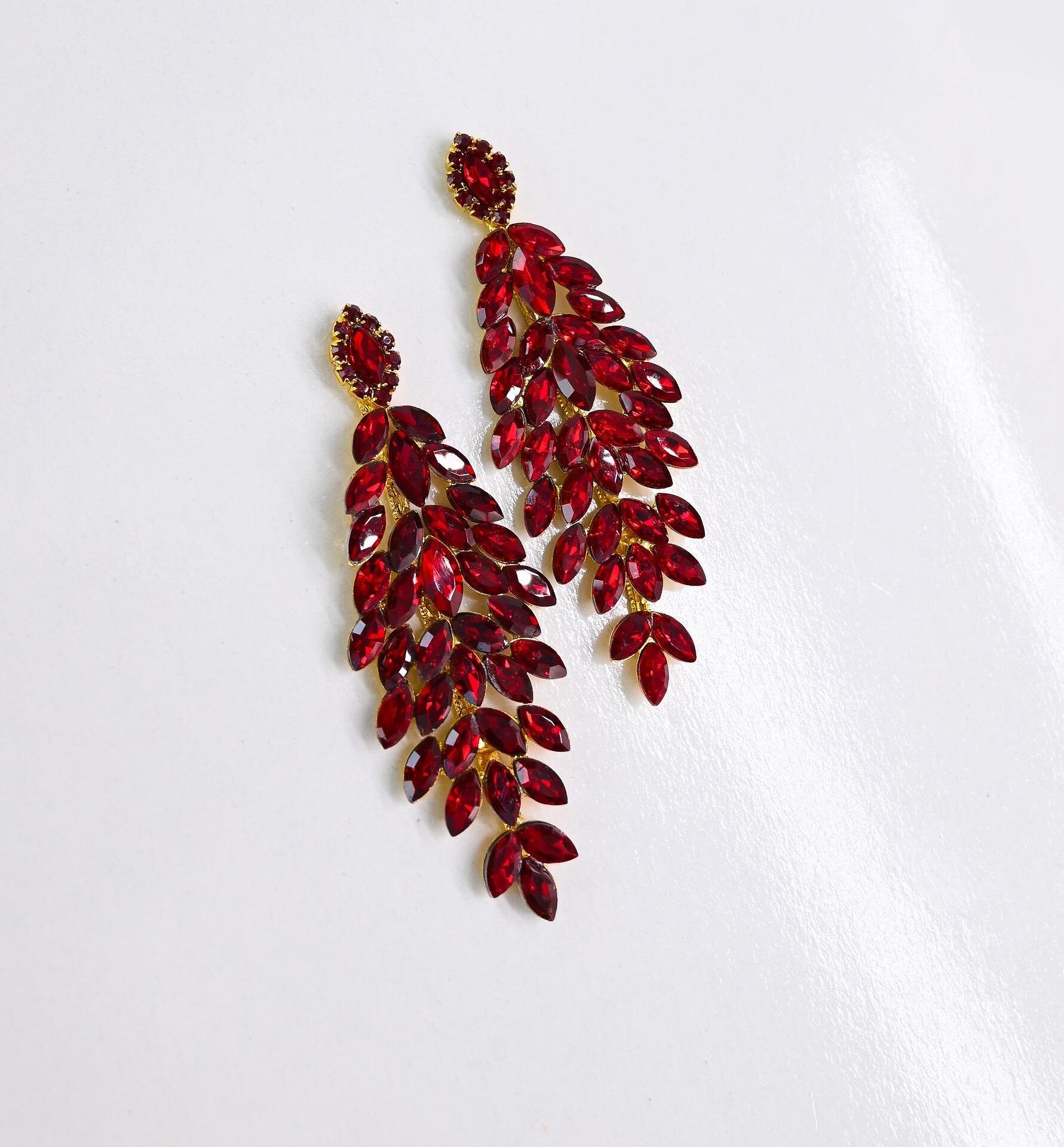 Обеци: Red Long Earrings