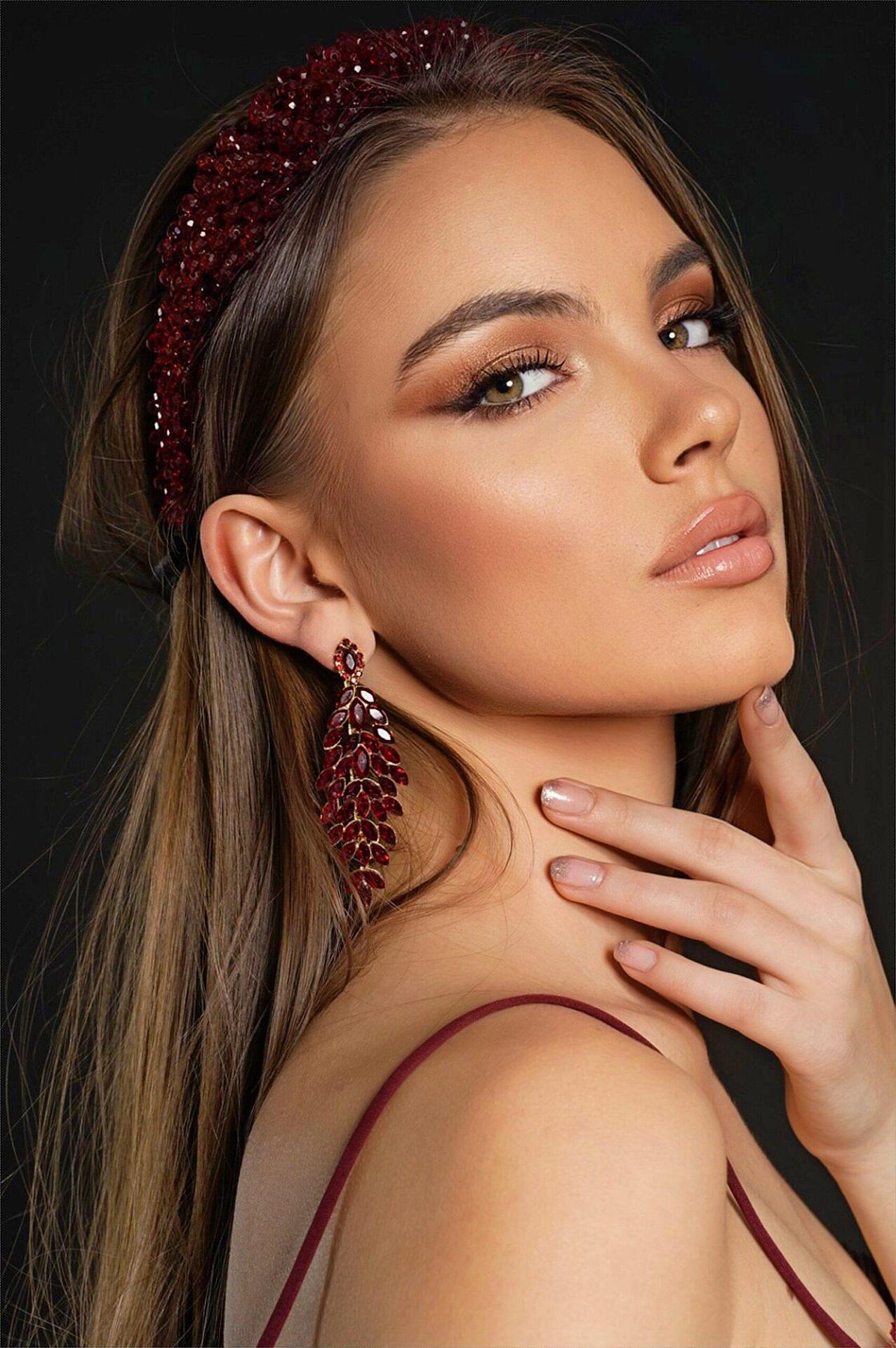 Обеци: Red Long Earrings