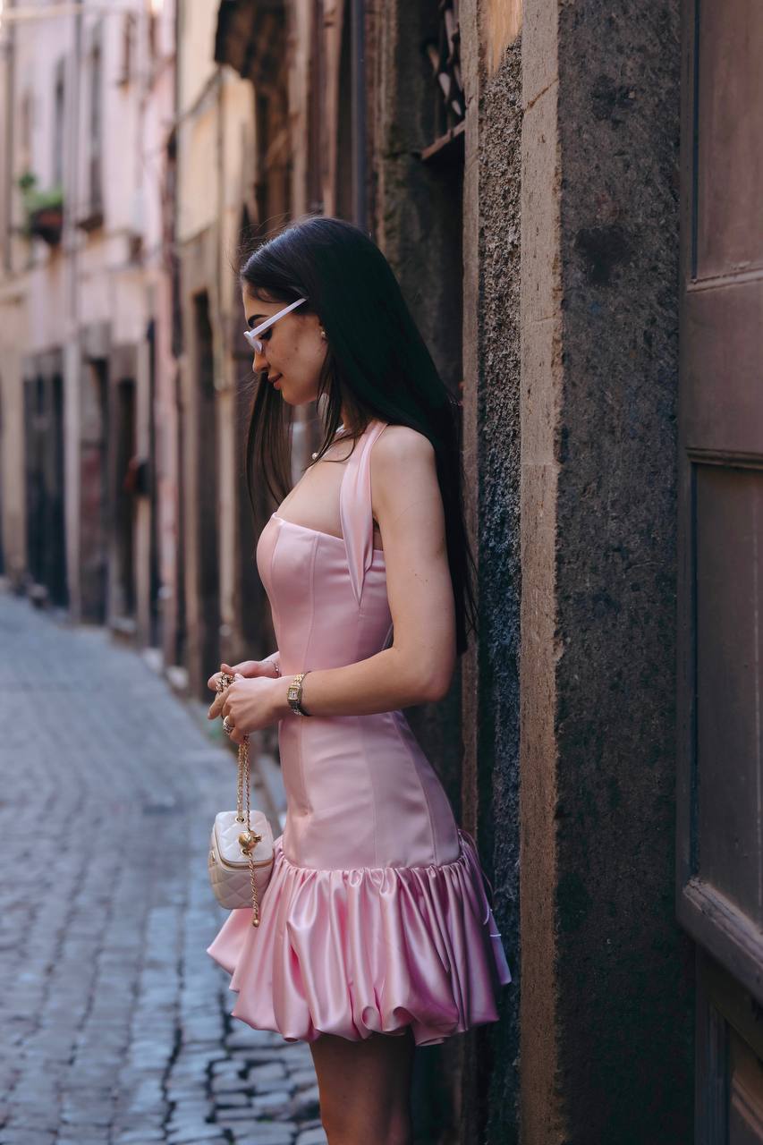 Сатенена рокля в розово: Barbie
