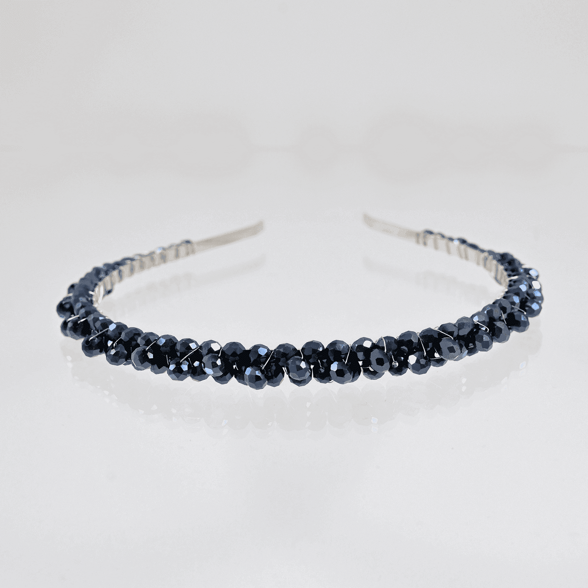 Тъмно синя диадема: Dark Blue
