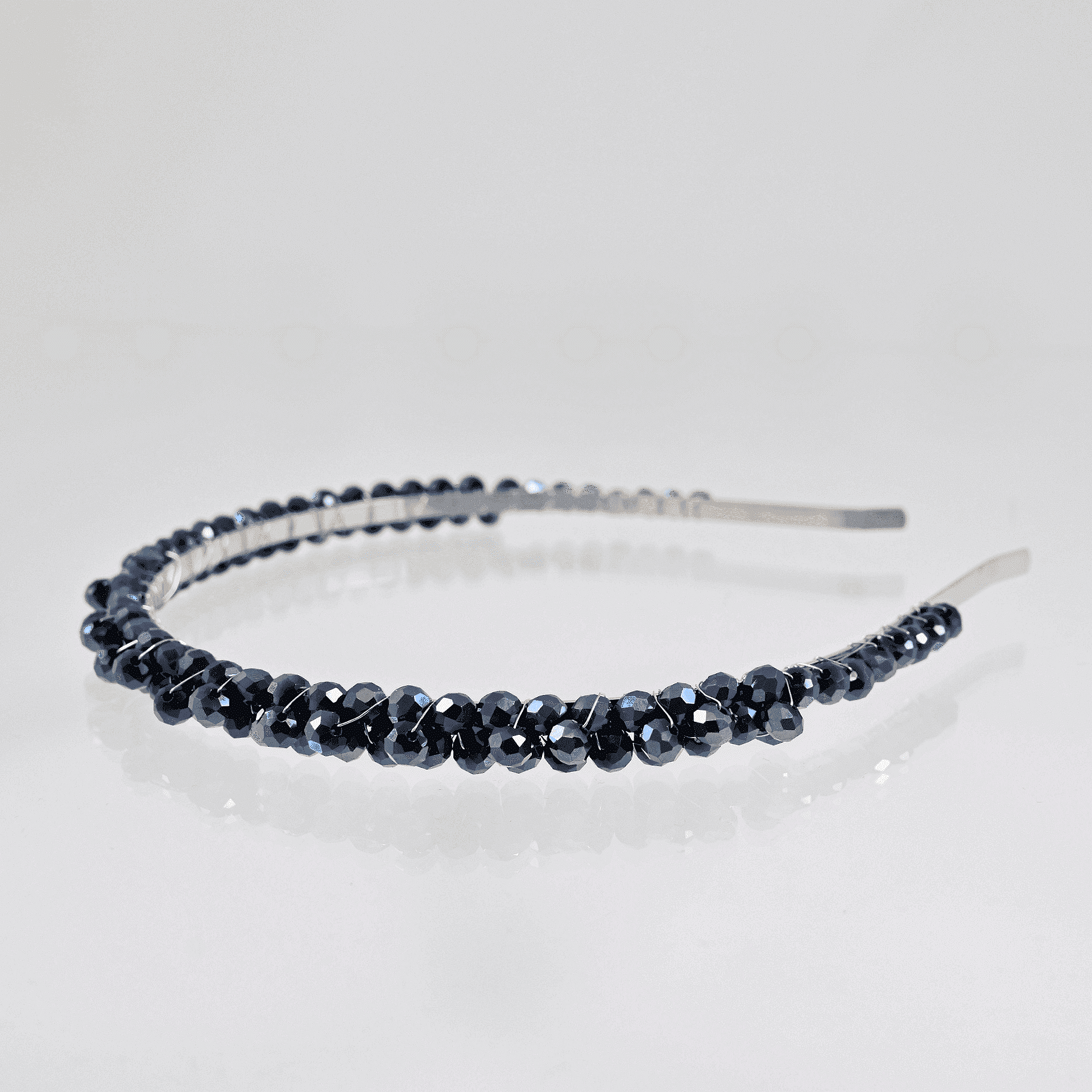Тъмно синя диадема: Dark Blue